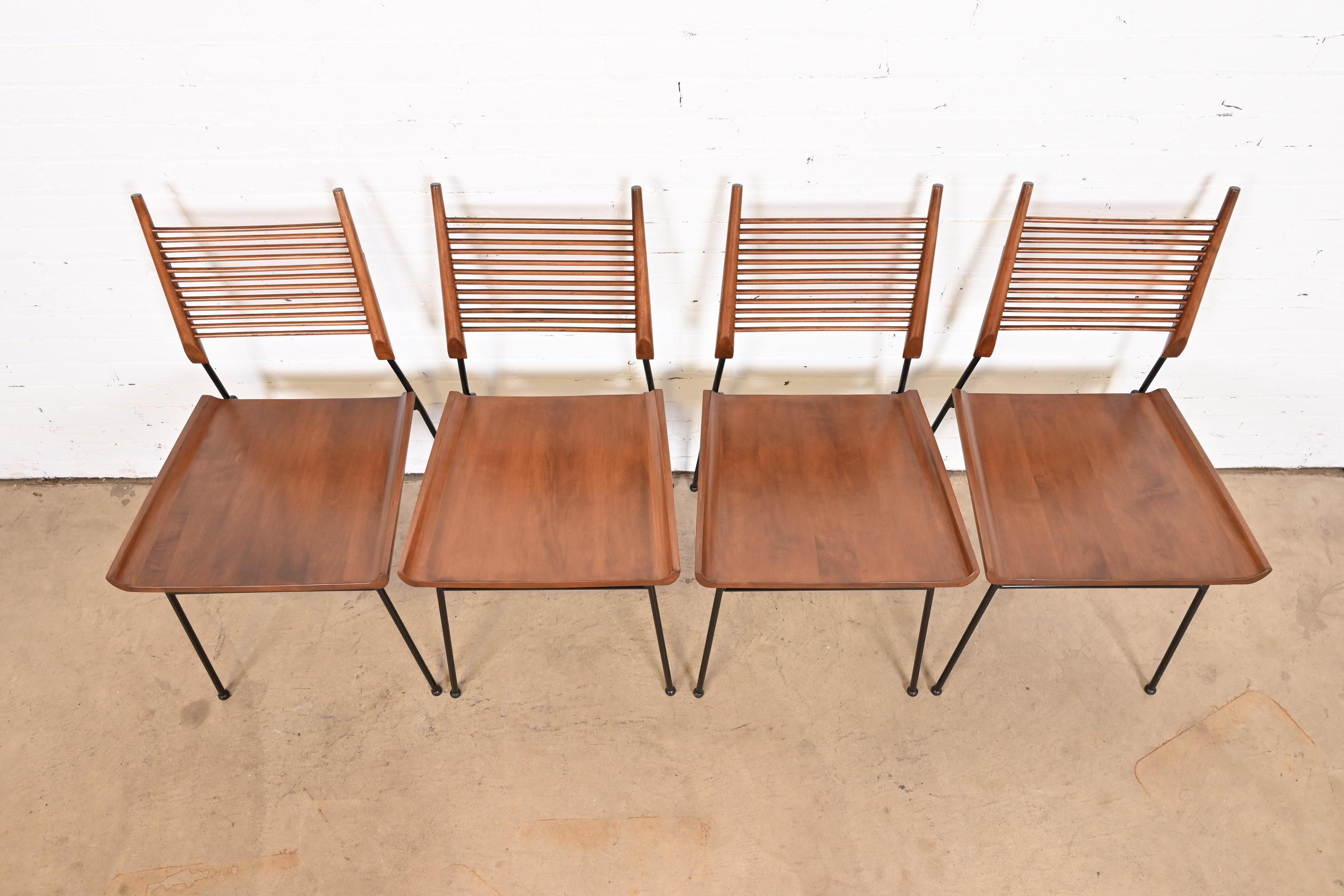Chaises de salle à manger « Shovel » Paul McCobb Planner Group en érable et fer, entièrement restaurées en vente 1