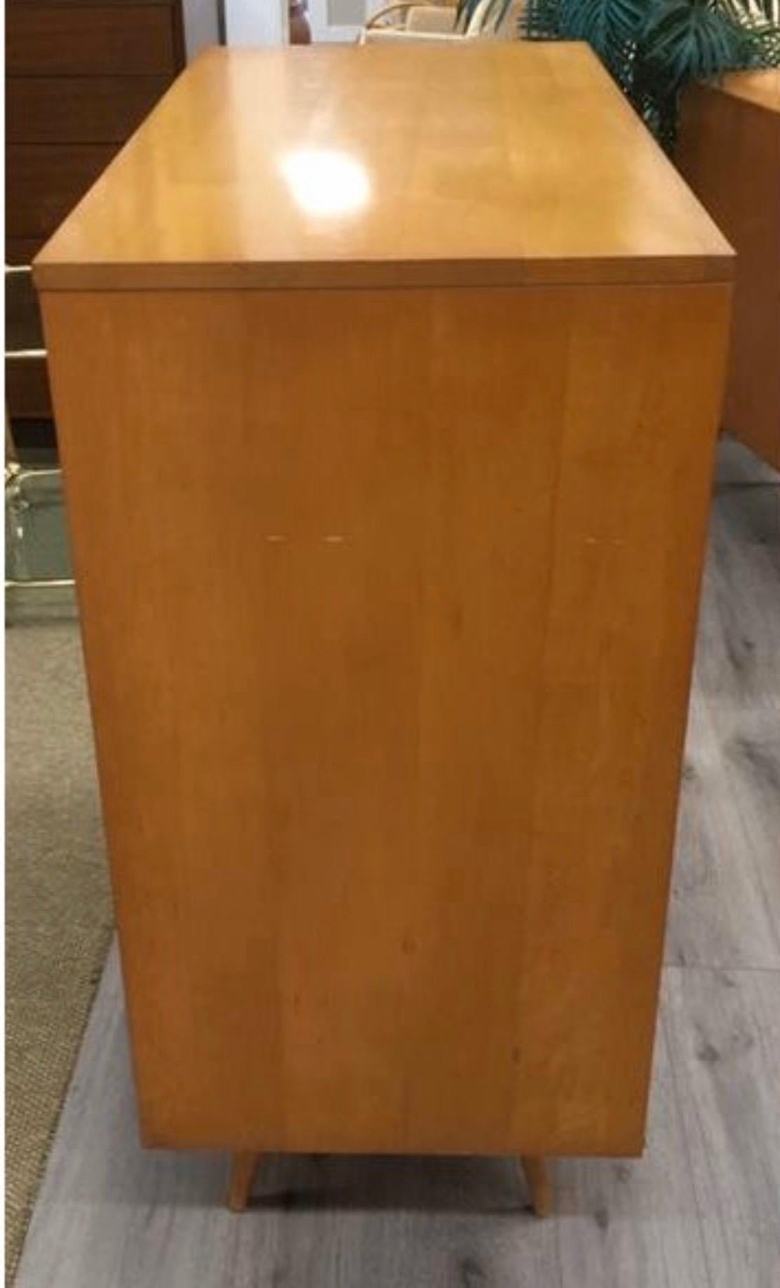 Paul McCobb Planner Group Maple Four Drawer Dresser Chest Commode In Good Condition In West Hartford, CT