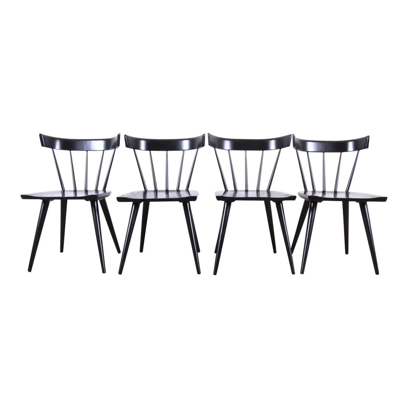 Uno splendido set di iconiche sedie da pranzo con schienale a fuso della metà del secolo scorso

Disegnato da Paul McCobb per Winchendon Furniture 