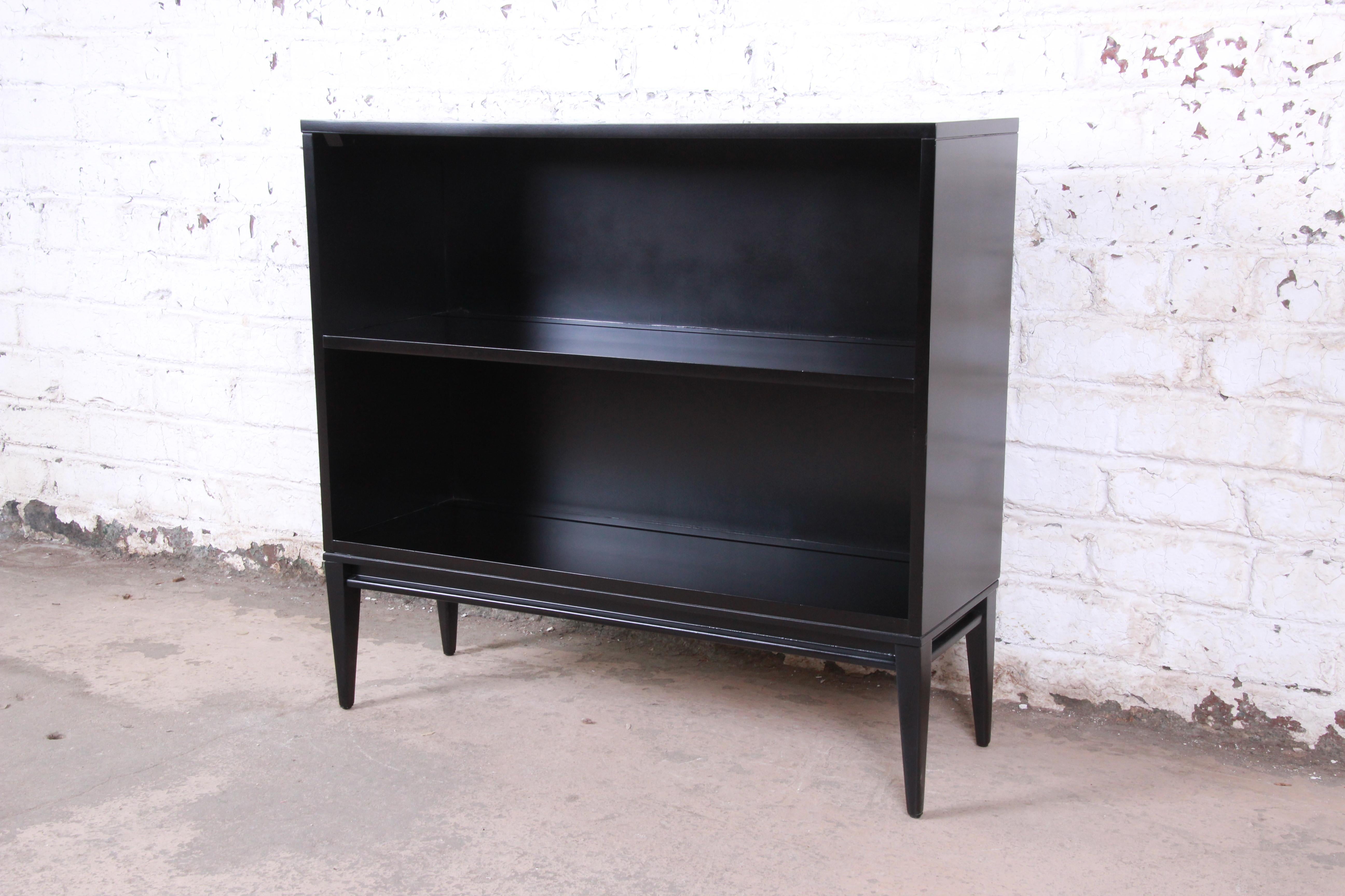 An exceptional Mid-Century Modern bookcase

Designed by Paul McCobb for Winchendon Furniture 