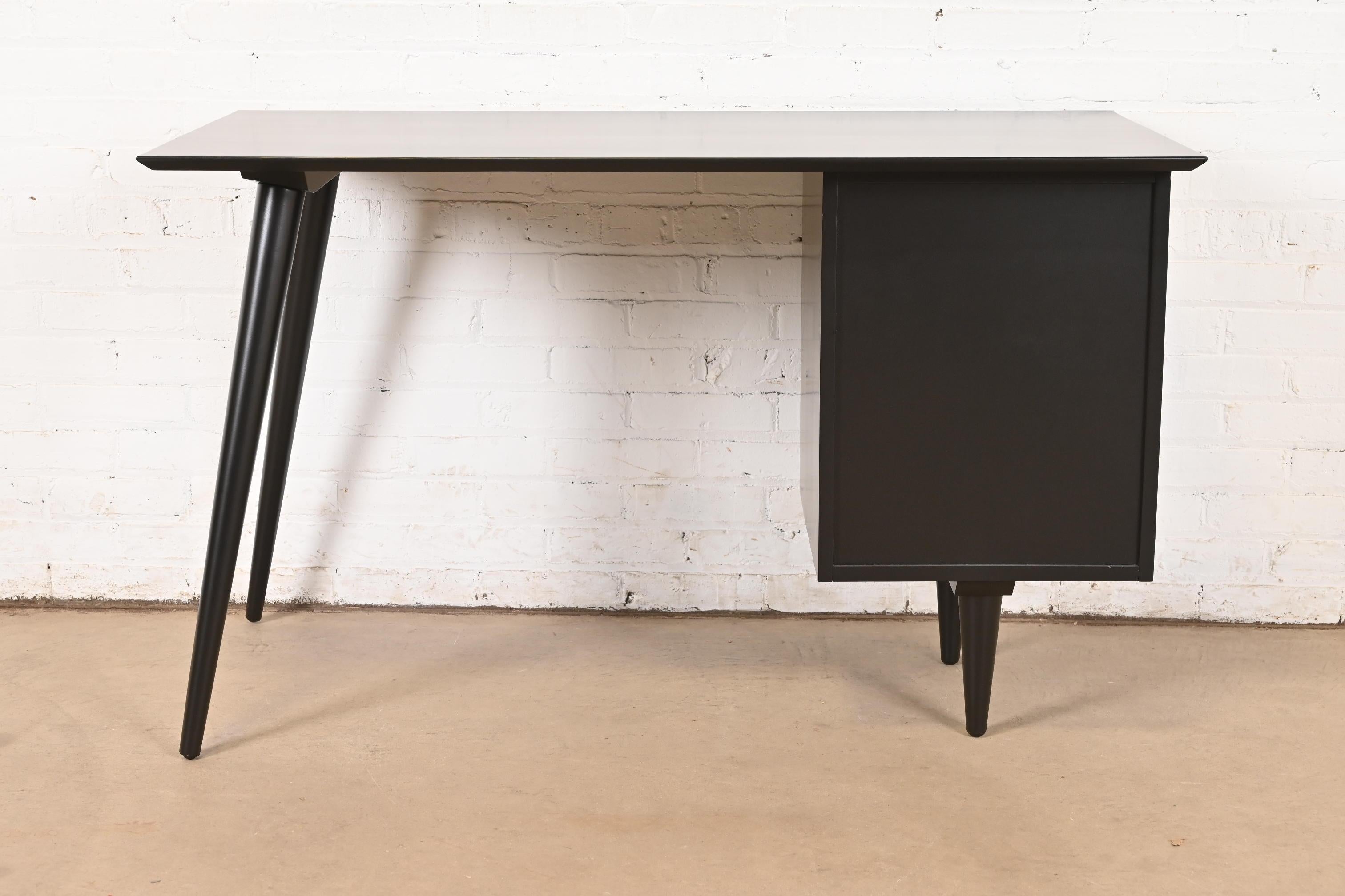 Paul McCobb Planner Group Mid-Century Modern Black Lacquered Desk, Refinished For Sale 5