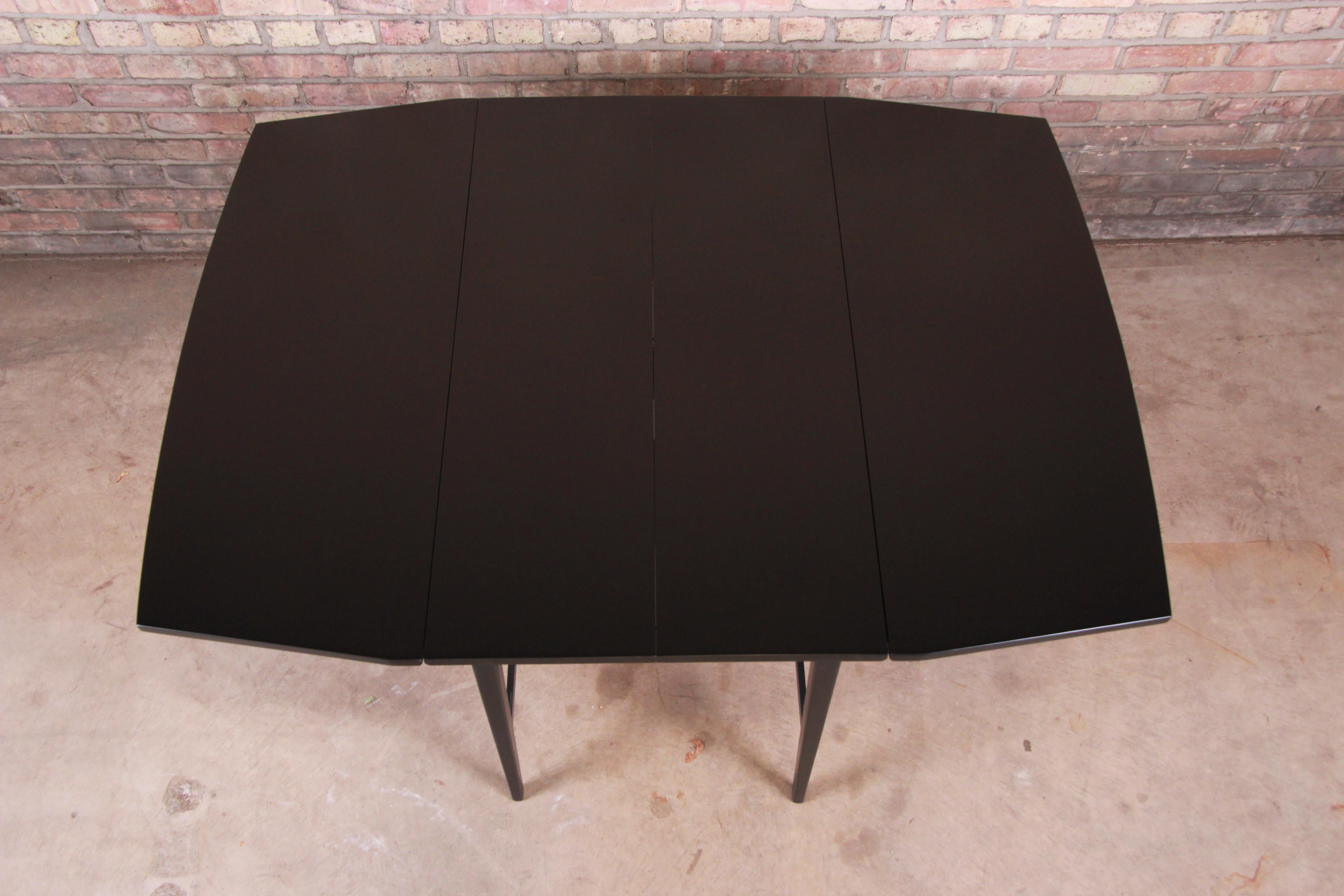 Paul McCobb Planner Group Mid-Century Modern Black Lacquered Dining Table, 1950s For Sale 3