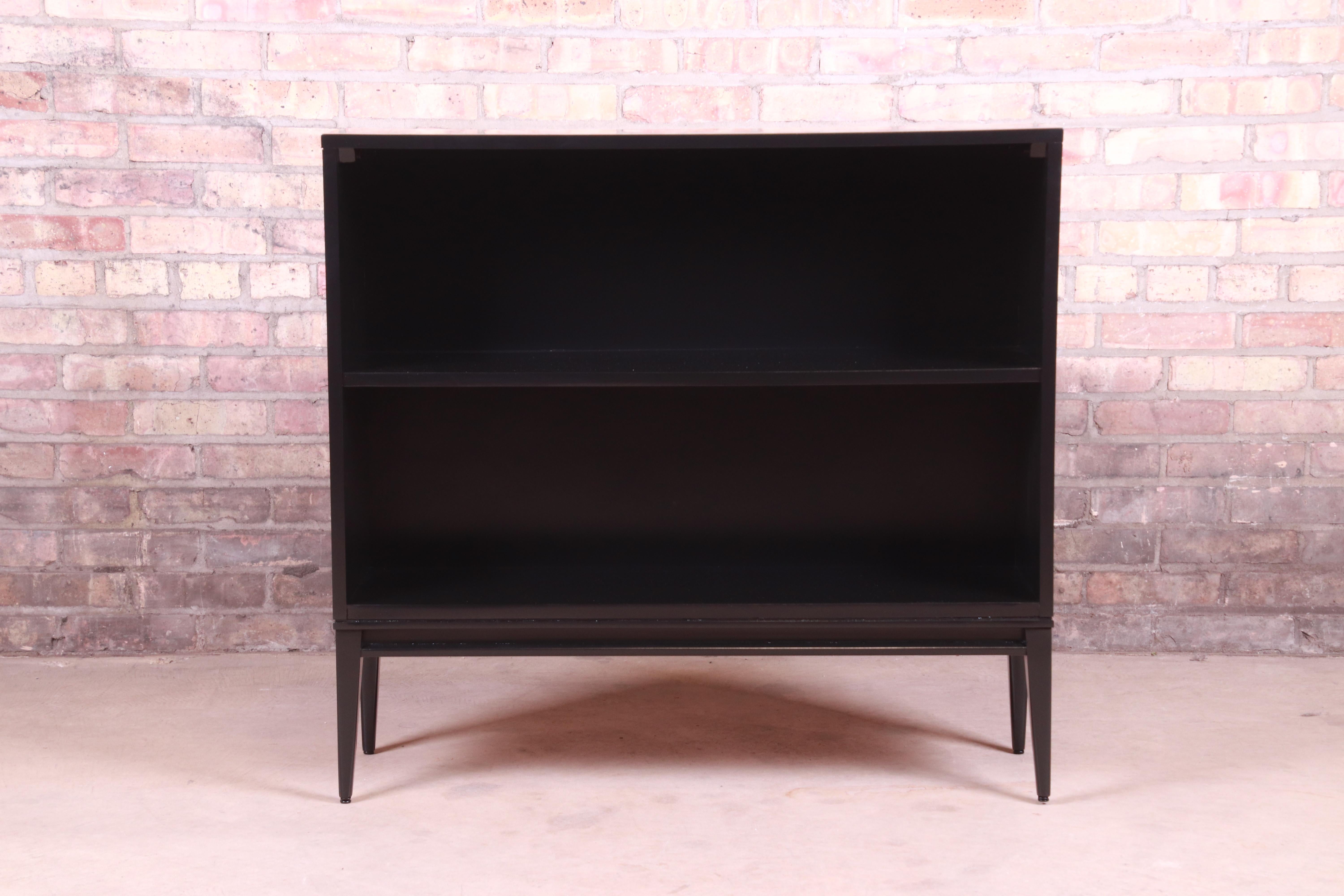 American Paul McCobb Planner Group Mid-Century Modern Bookcase, Newly Refinished