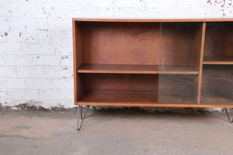 Paul McCobb Planner Group Mid-Century Modern Glass Front ...