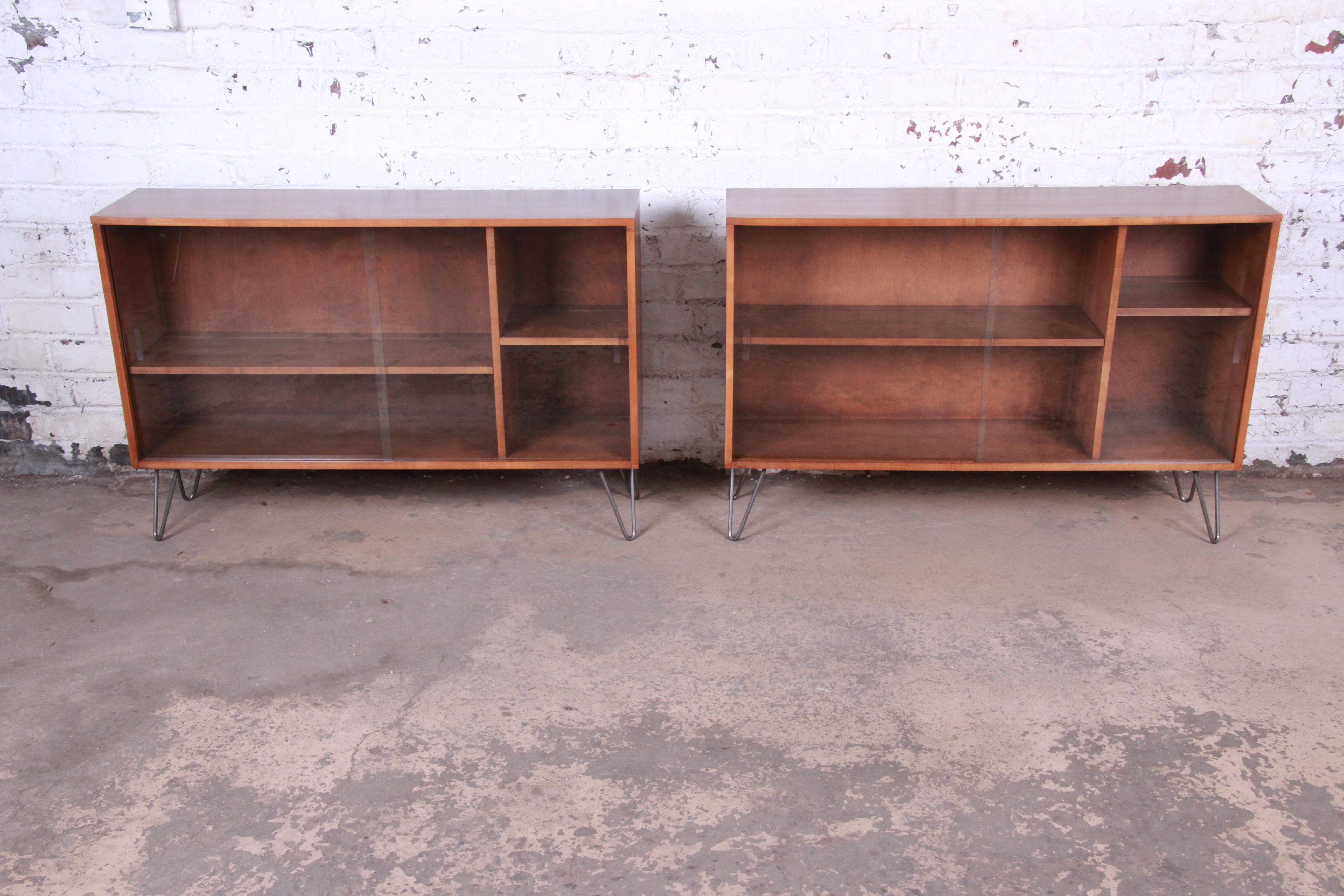 American Paul McCobb Planner Group Mid-Century Modern Glass Front Bookcases, Pair