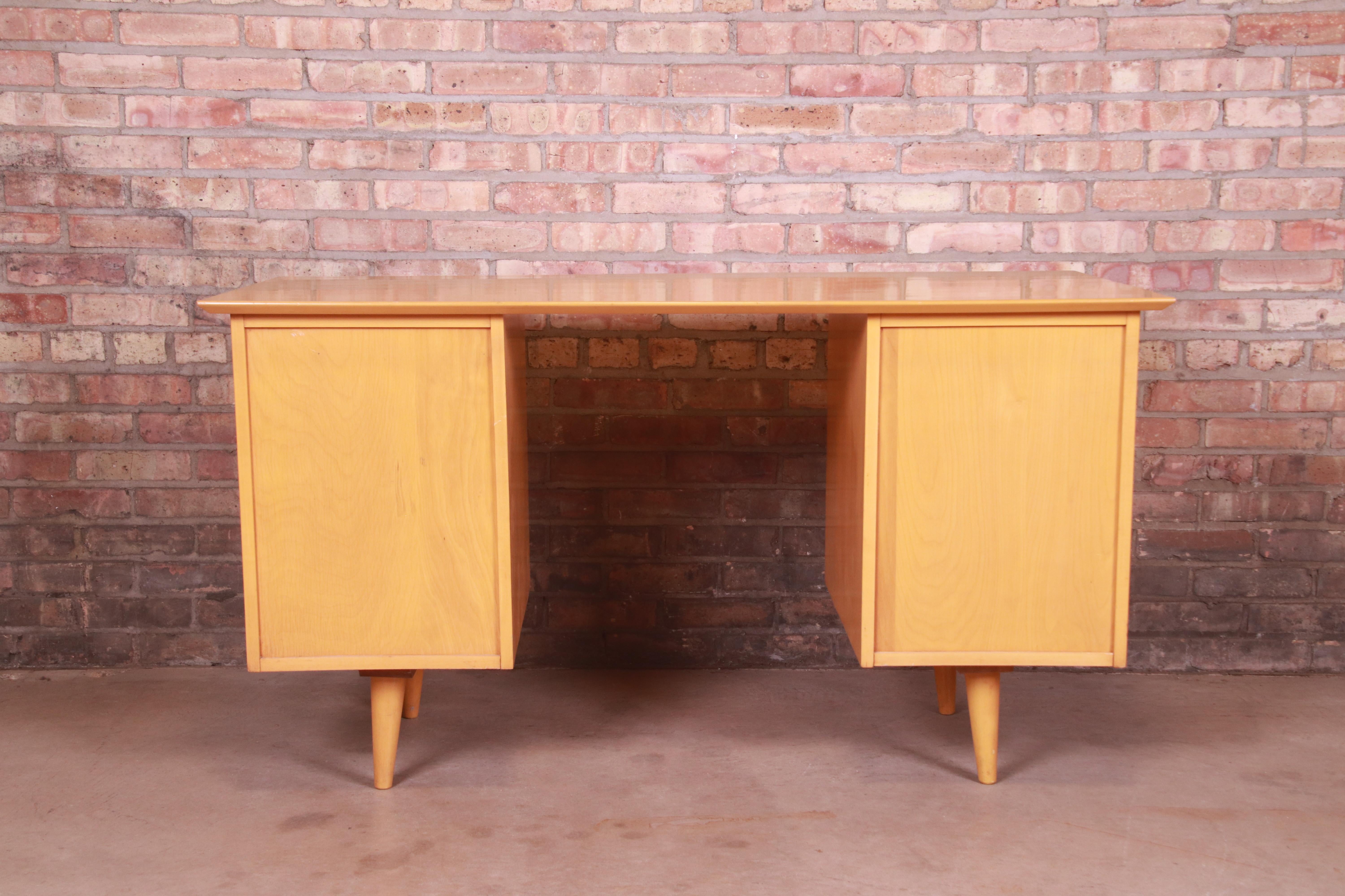 Paul McCobb Planner Group Mid-Century Modern Maple Double Pedestal Desk, 1950s 8