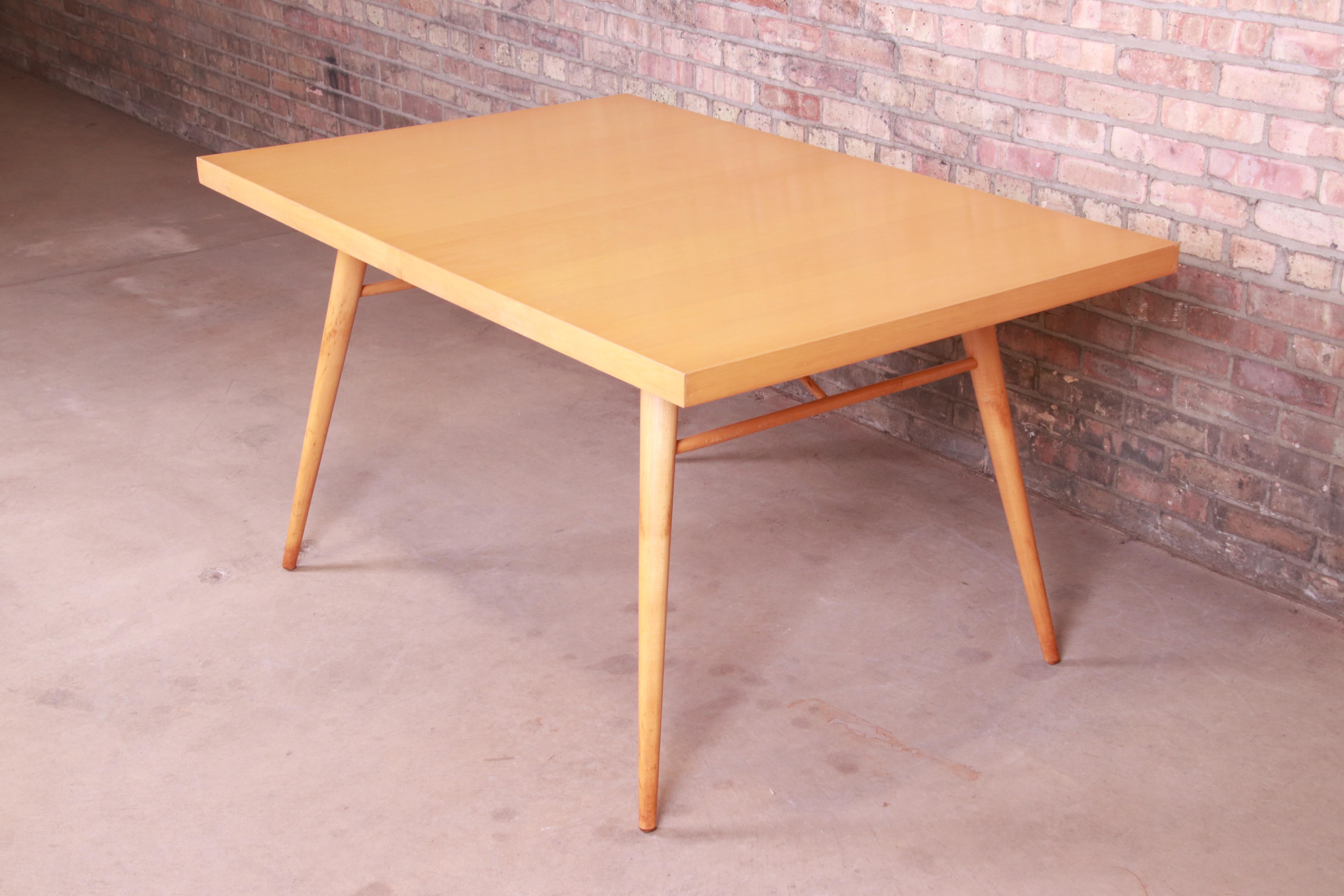 Paul McCobb Planner Group Mid-Century Modern Maple Extension Dining Table, 1950s In Good Condition In South Bend, IN
