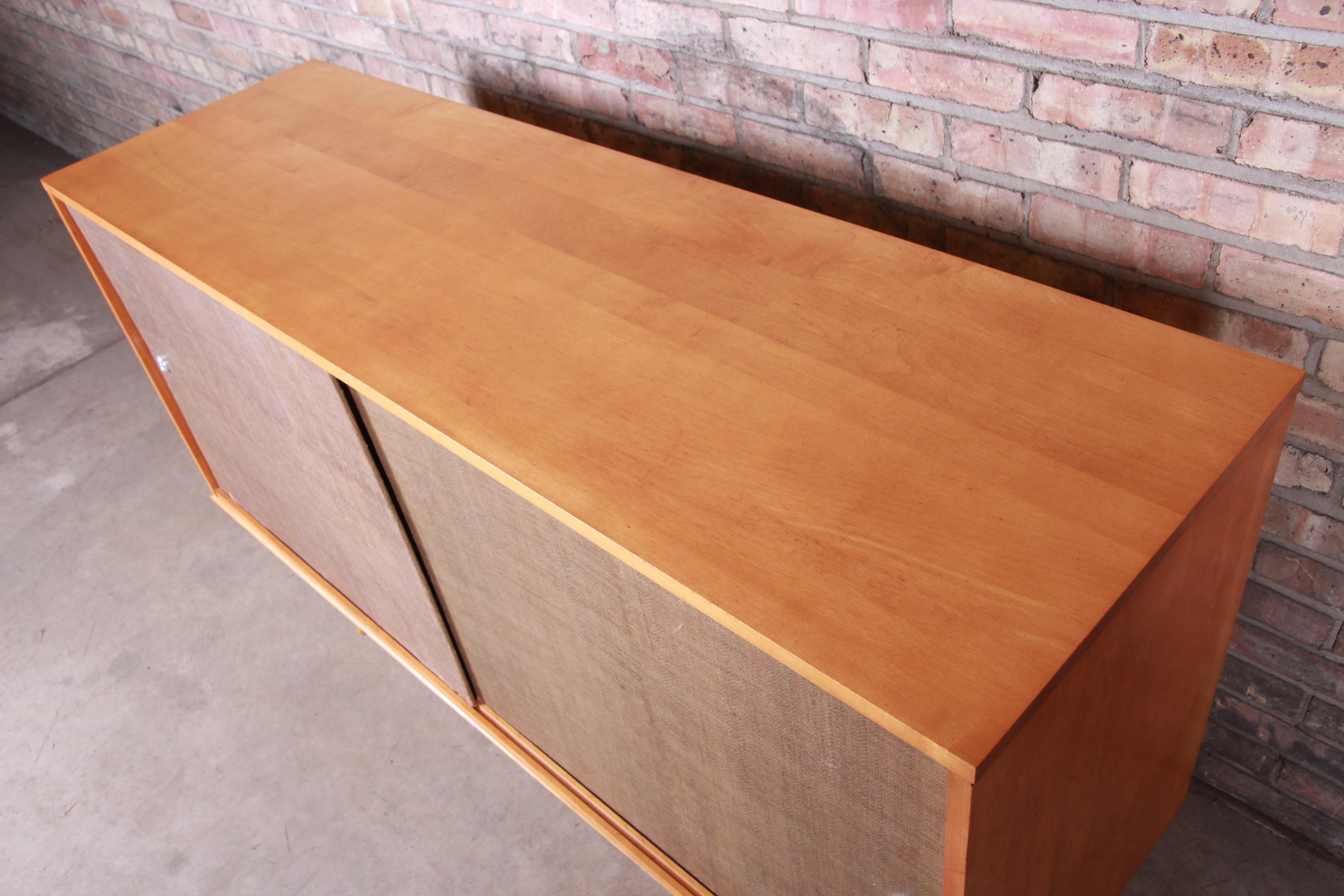 Paul McCobb Planner Group Mid-Century Modern Maple Sideboard Credenza, 1950s 3