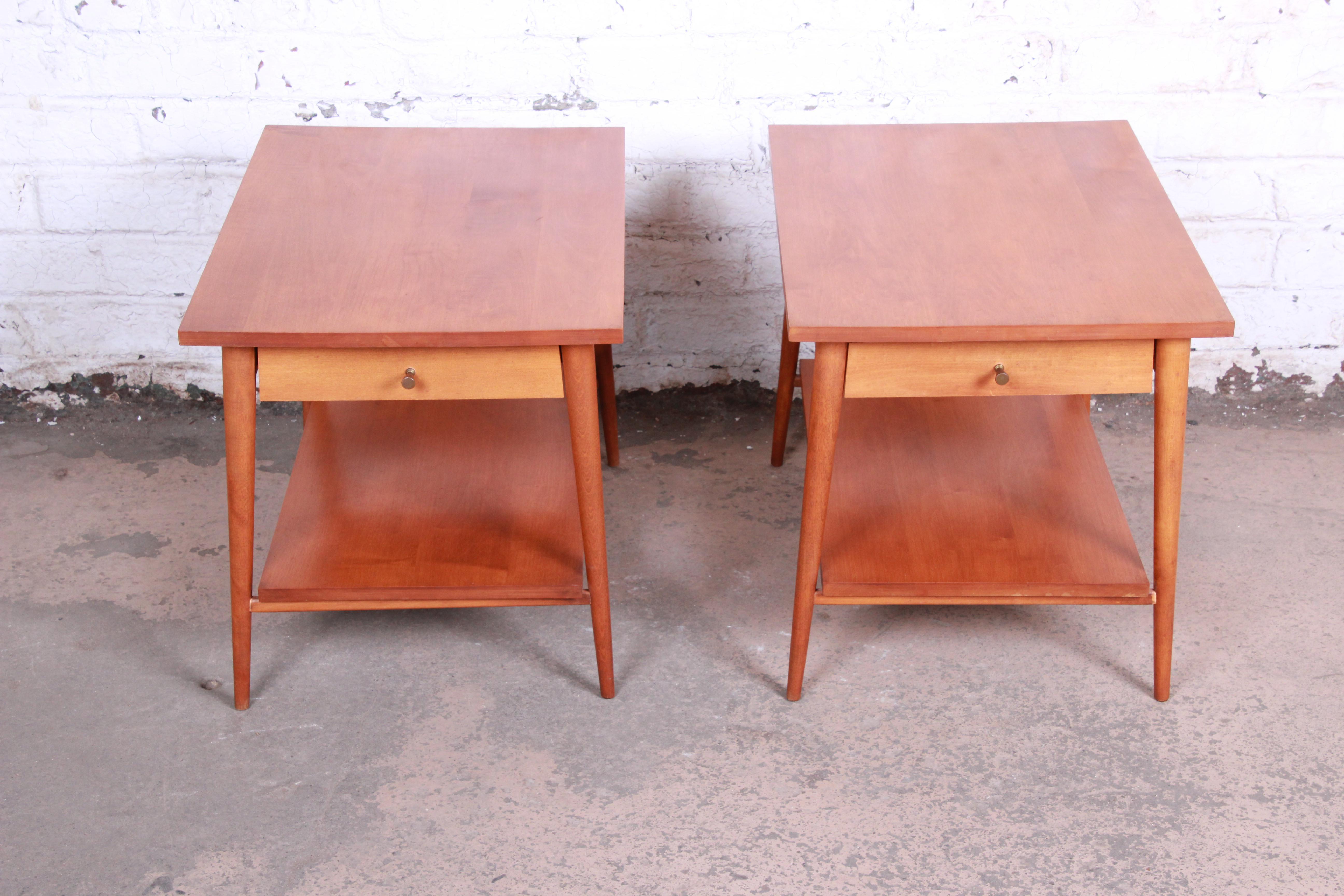 Paul McCobb Planner Group Mid-Century Modern Nightstands or End Tables, Pair In Good Condition In South Bend, IN
