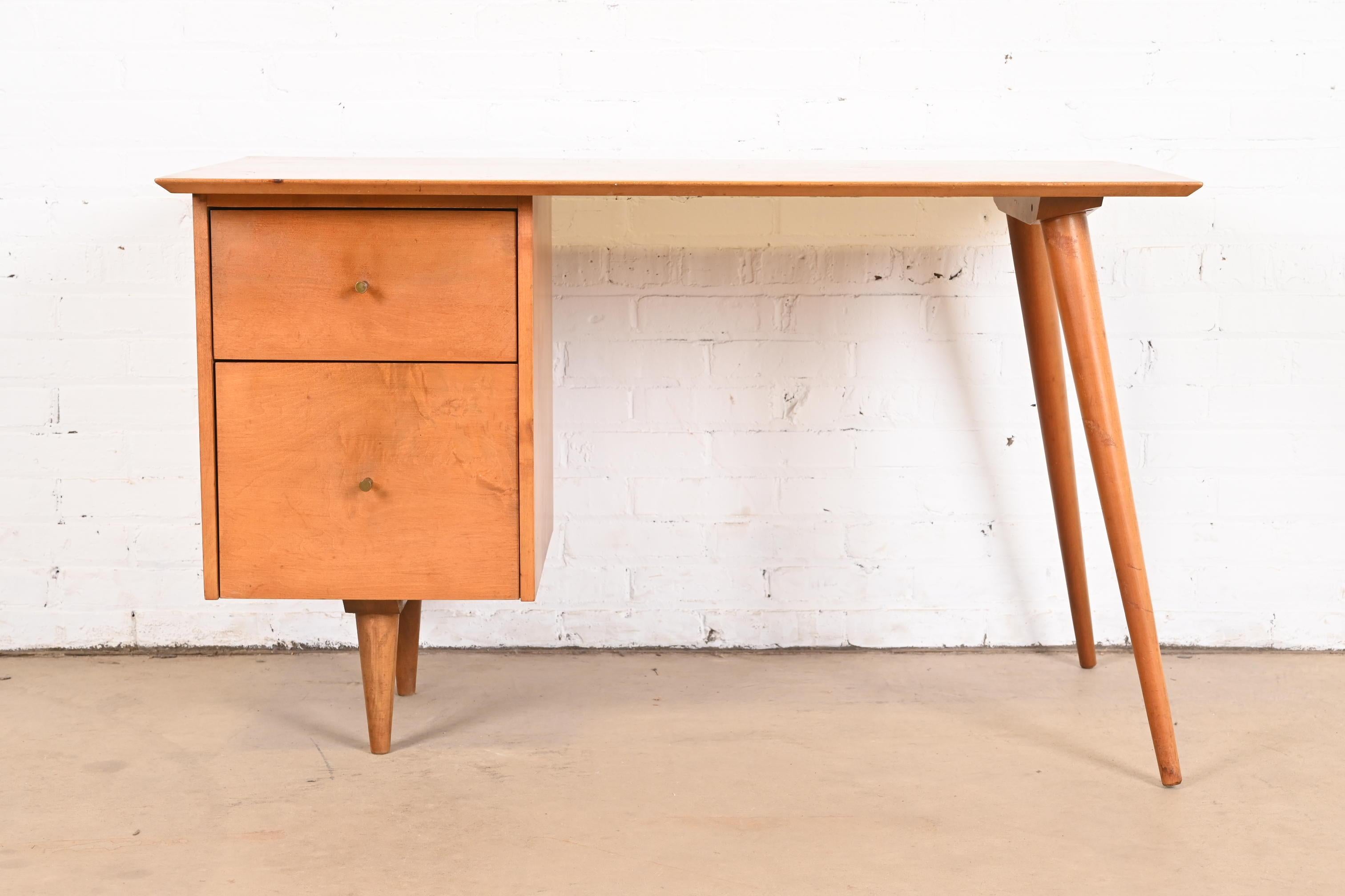 A gorgeous minimalist Mid-Century Modern writing desk

By Paul McCobb for Winchendon Furniture, 
