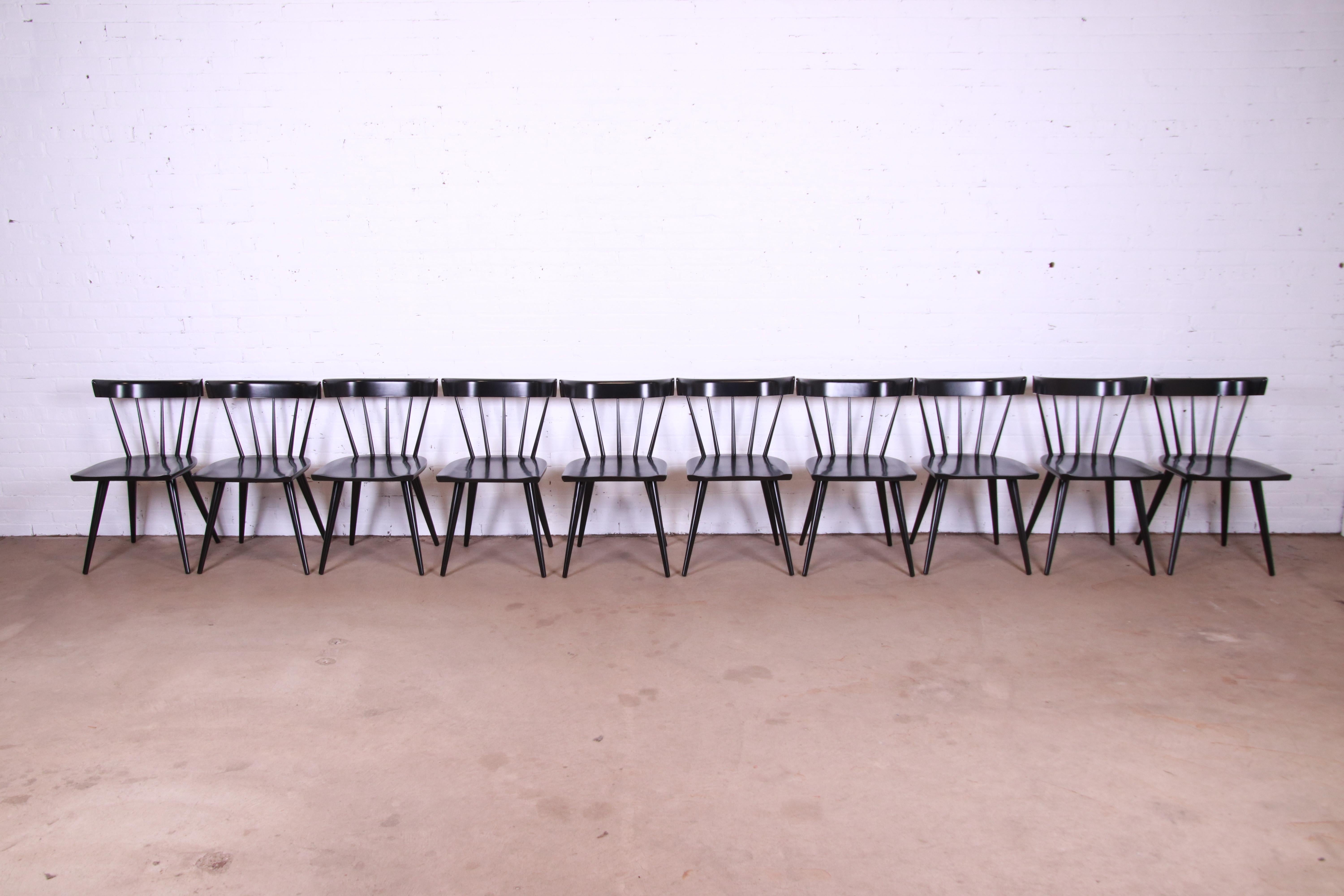 Ein außergewöhnlicher Satz von zehn ikonischen Esszimmerstühlen mit Spindelrücken aus der Mitte des Jahrhunderts

Von Paul McCobb für Winchendon Furniture, 