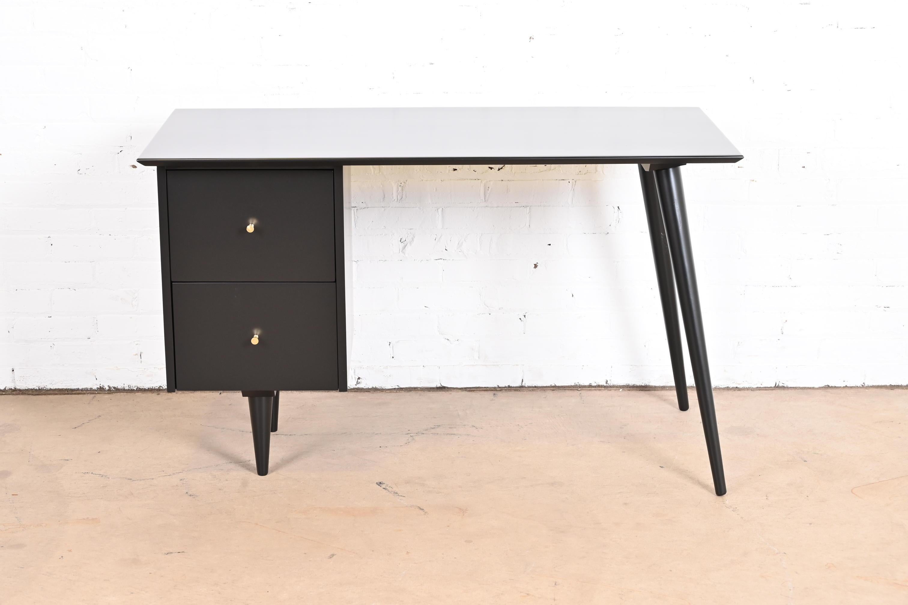 American Paul McCobb Planner Group Mid-Century Modern Writing Desk, Newly Refinished For Sale