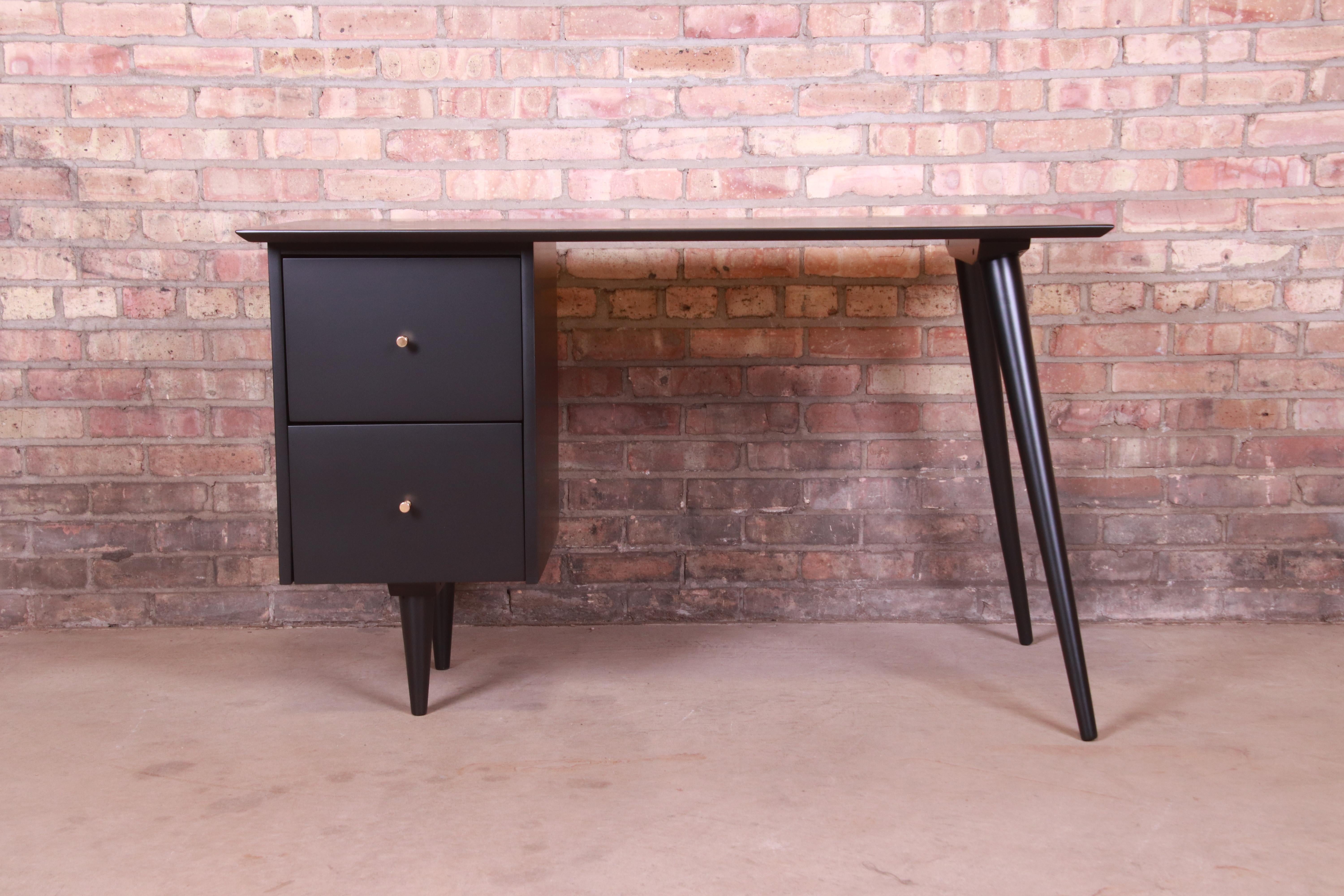 Paul McCobb Planner Group Mid-Century Modern Writing Desk, Newly Refinished In Good Condition In South Bend, IN