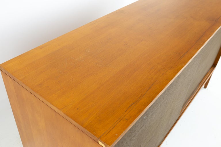 Paul McCobb Planner Group Mid Century Sliding Door Credenza at 1stDibs