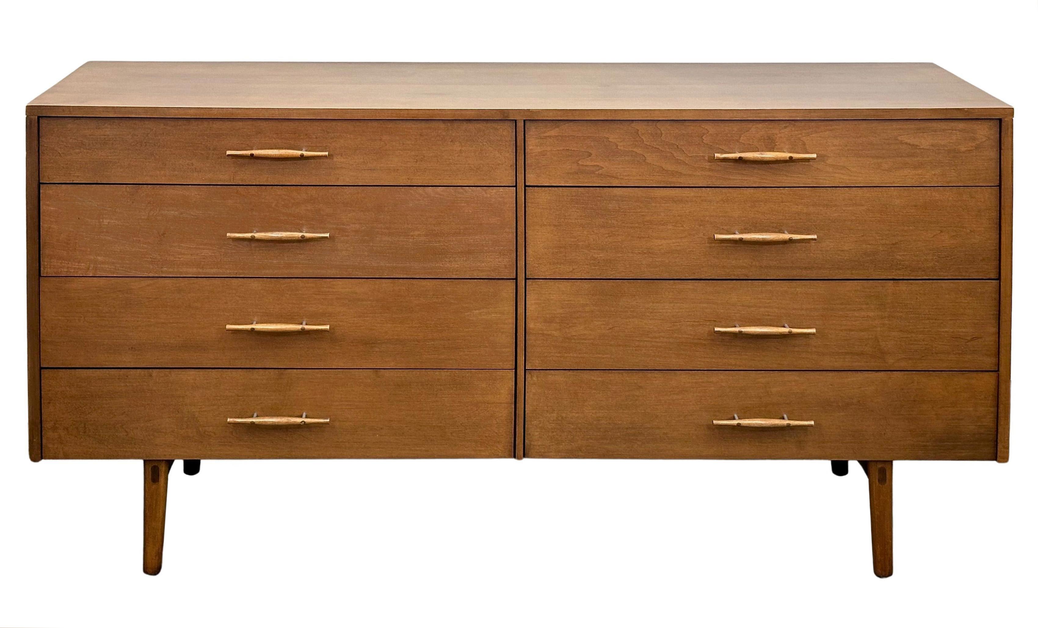 Paul McCobb’s Model 1507-S Planner Group 8-drawer dresser and companion mirror for Winchendon. USA, 1958. 

Extremely rare edition of the 1507-S dresser with special 