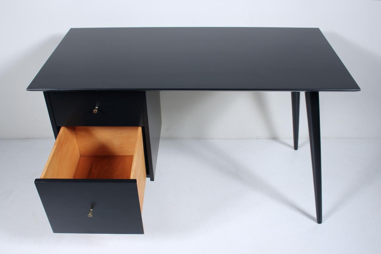 Paul McCobb Planner Group Model 1560 Black Double Drawer Desk, 1950's For Sale 3