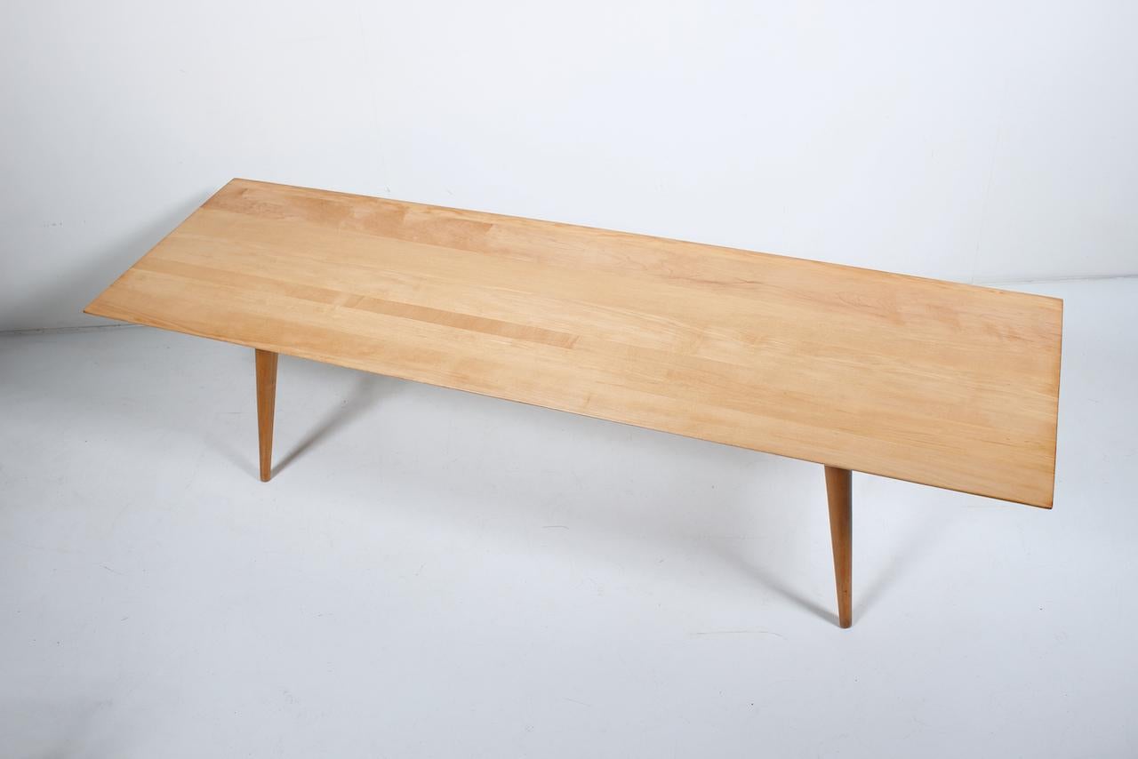 Laqué Banc en érable de finition naturelle Paul McCobb Planner Group, table basse, années 1950 en vente