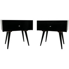 Paul McCobb Planner Group Pair of Night Stands, circa 1950s