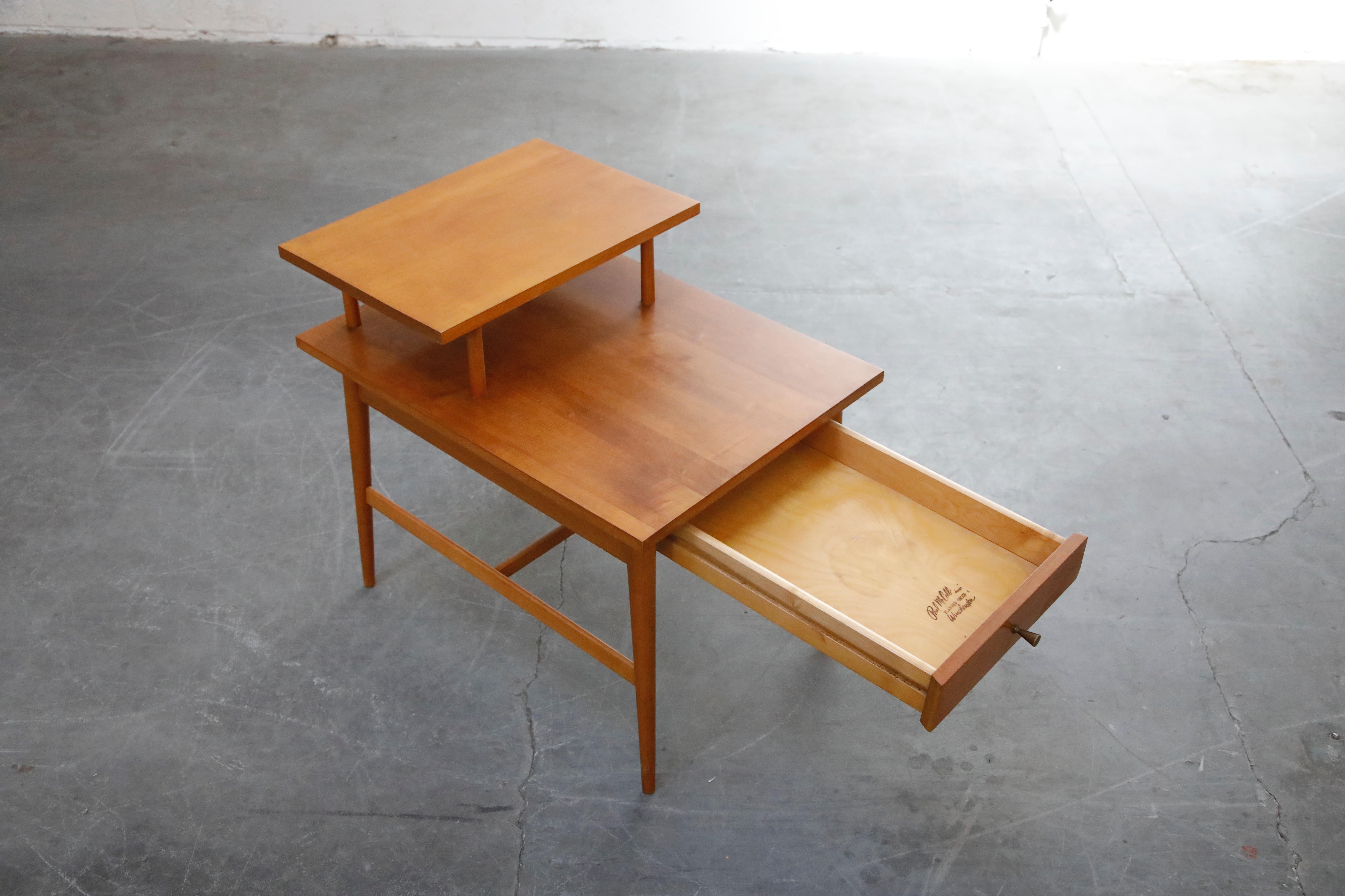 Paul McCobb Planner Group Side Table or Nightstand for Winchedon, circa 1950 2