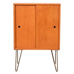 Paul McCobb Planner Group Sliding Door Cabinet on Hairpin Legs, 1950s