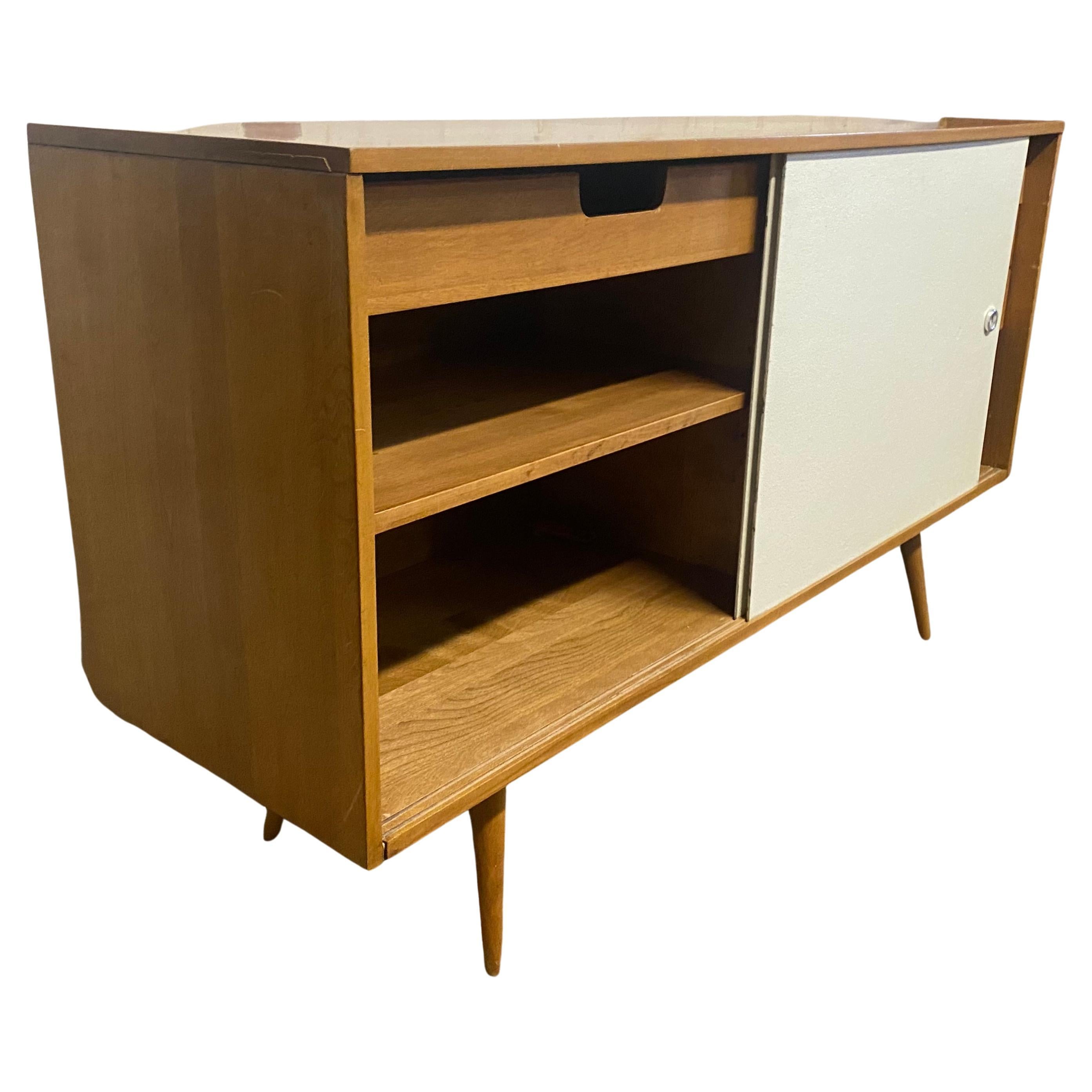 Paul McCobb Planner Group Sliding Door Credenza with Drawers, Classic Modernist For Sale