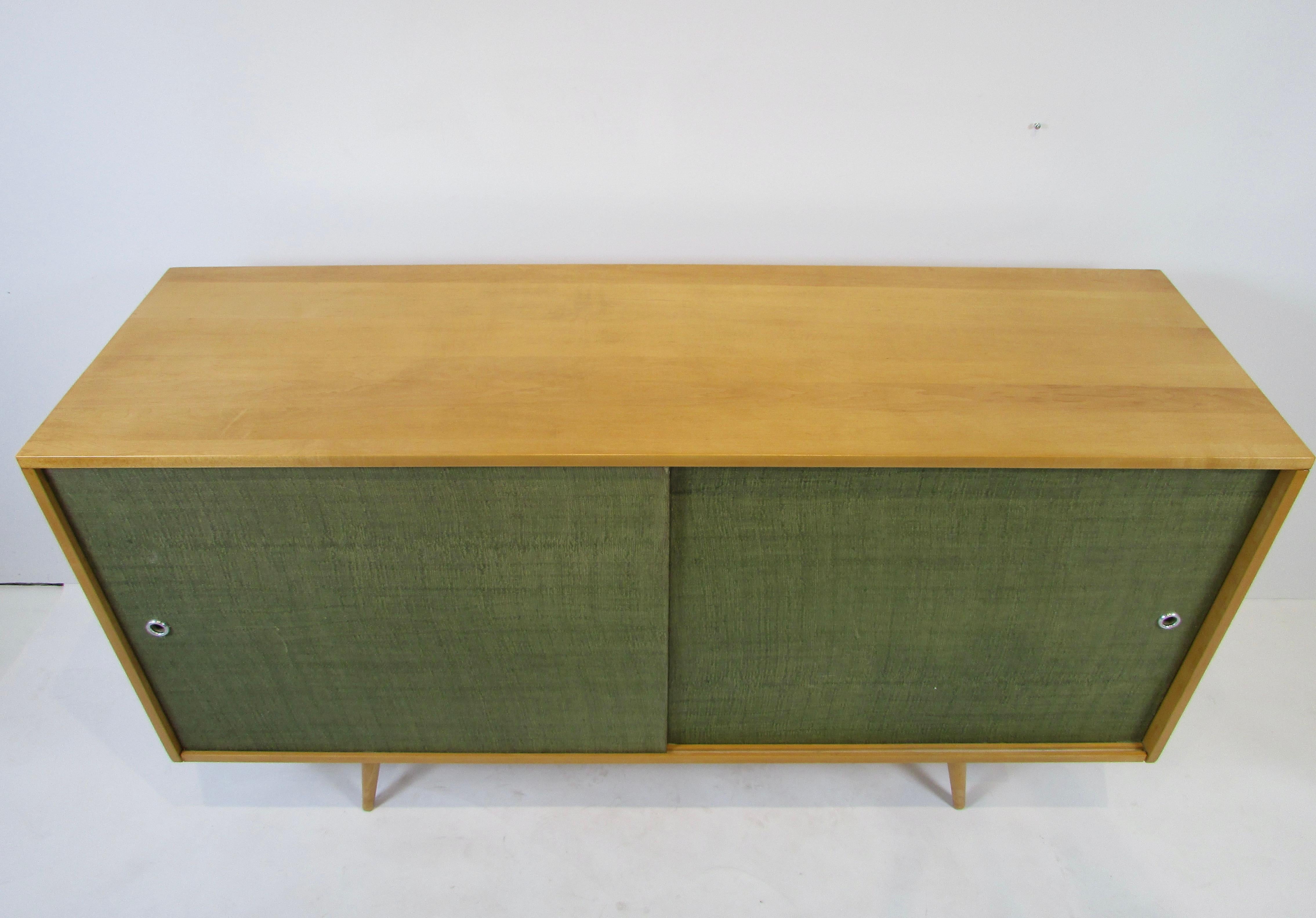 Mid-Century Modern Paul McCobb Planner Group Sliding Door Credenza with Early Branded Signature For Sale