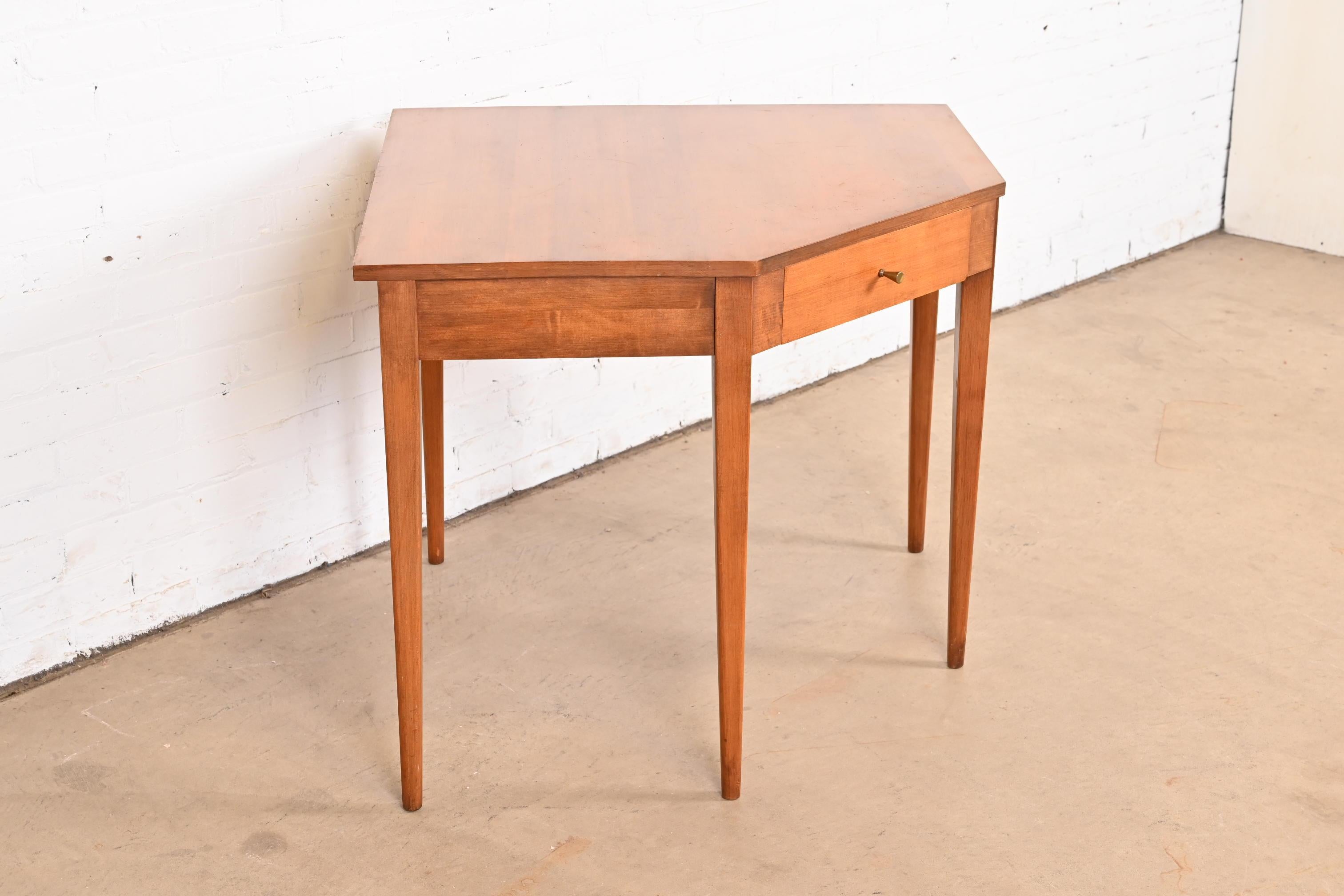 Mid-Century Modern Paul McCobb Planner Group Solid Birch Corner Desk, 1950s For Sale