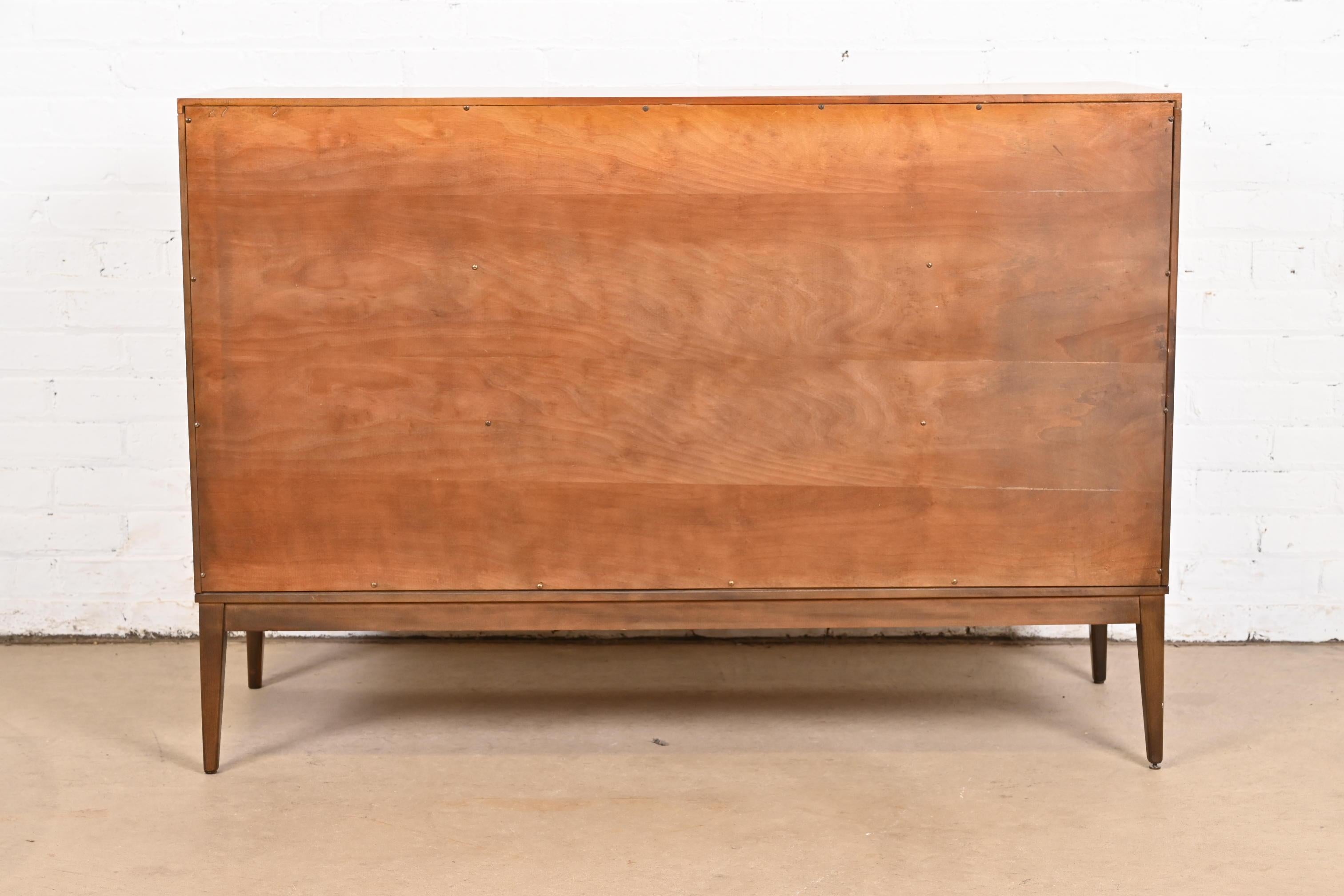 Paul McCobb Planner Group Solid Birch Dresser or Chest of Drawers, 1950s For Sale 5
