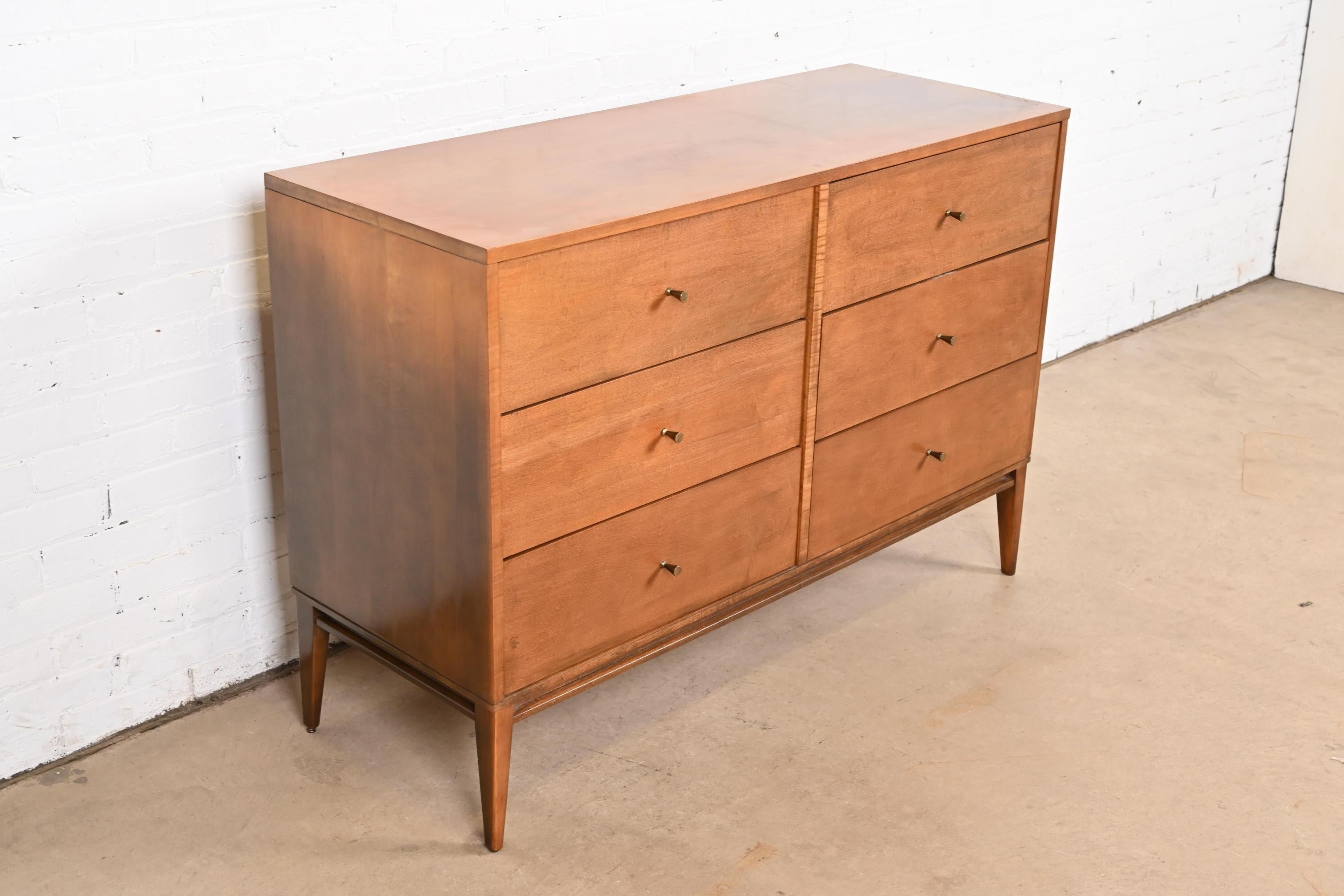 Paul McCobb Planner Group Solid Birch Dresser or Chest of Drawers, 1950s In Good Condition For Sale In South Bend, IN