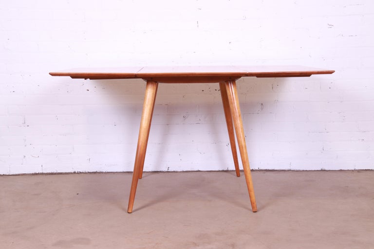 Paul McCobb Planner Group Solid Maple Drop Leaf Dining Table, 1950s In Good Condition For Sale In South Bend, IN