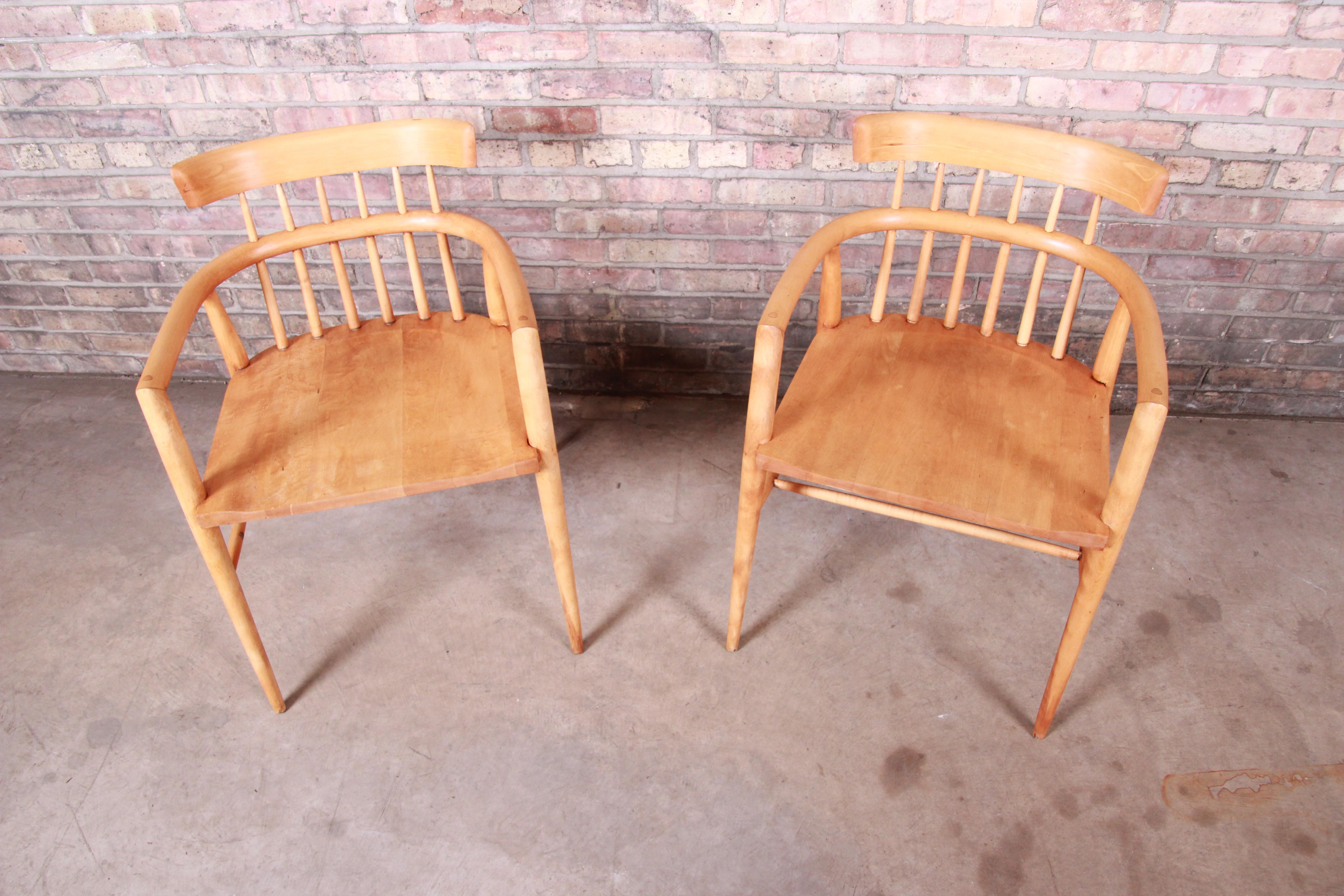 Paul McCobb Planner Group Solid Maple Spindle Back Armchairs, Pair In Good Condition In South Bend, IN