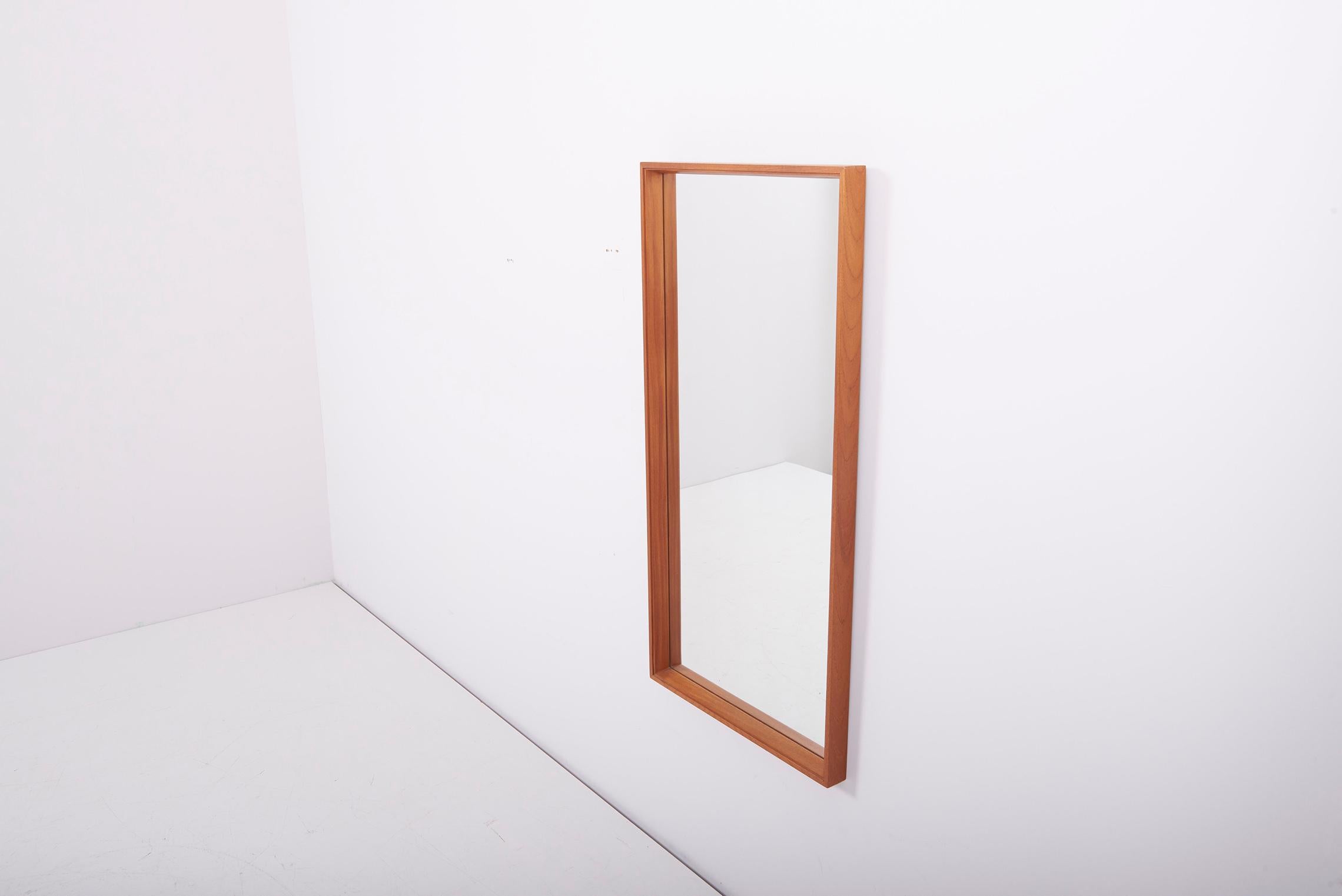 Paul McCobb Planner Group Wall Mirror in Walnut In Excellent Condition For Sale In Berlin, DE