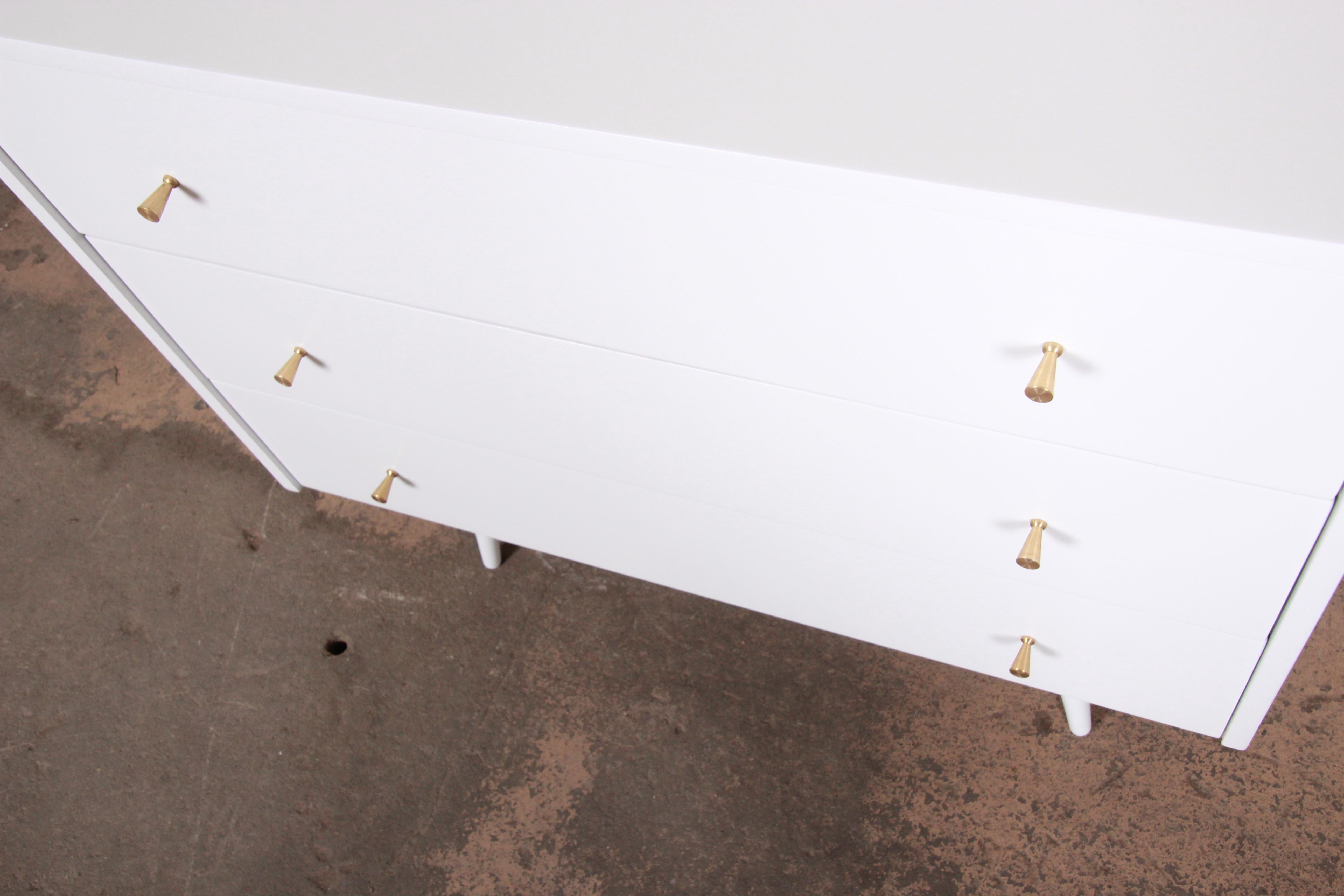 Paul McCobb Planner Group White Lacquered Chest or Large Nightstand, Restored In Good Condition In South Bend, IN