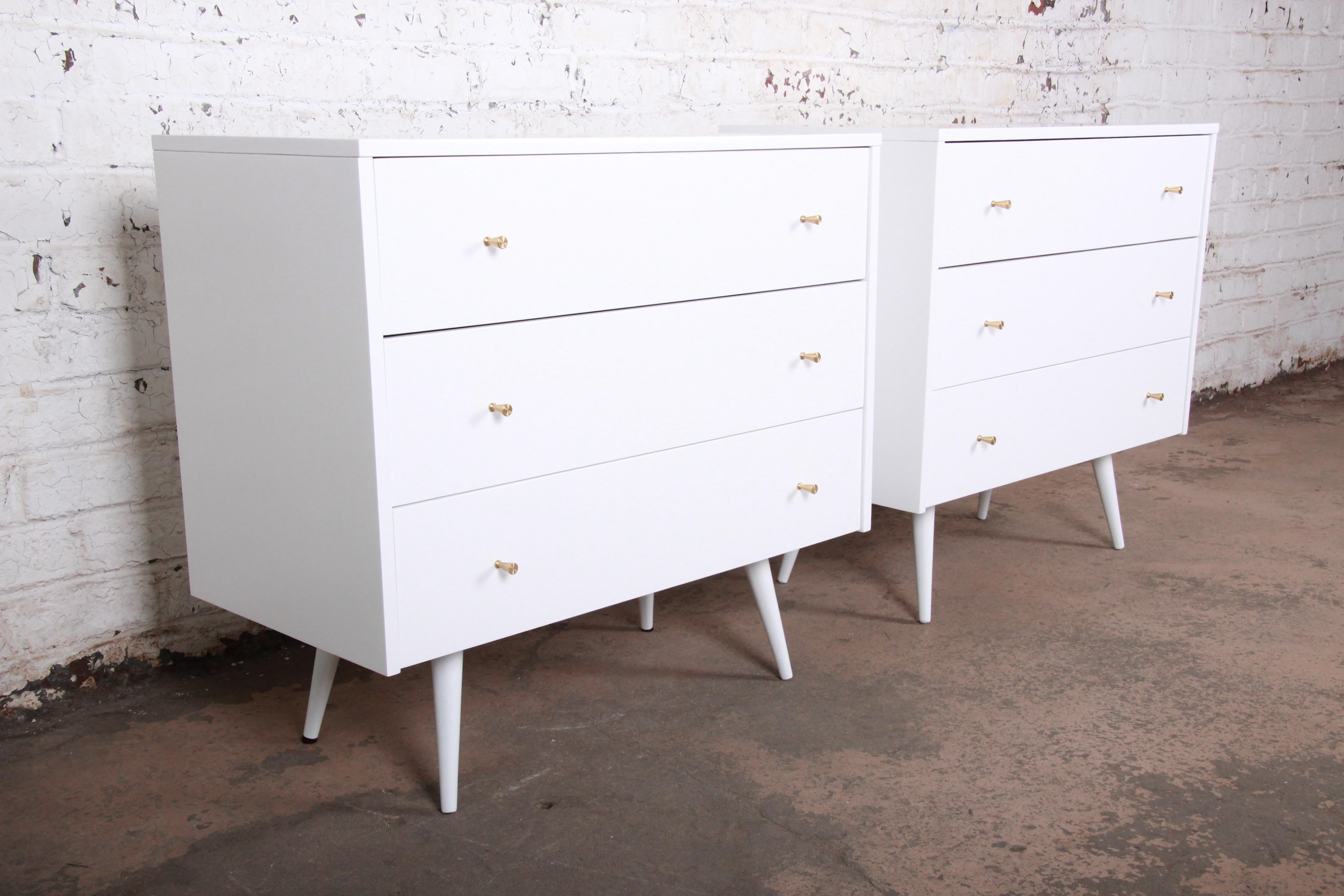 American Paul McCobb Planner Group White Lacquered Chests or Large Nightstands, Pair