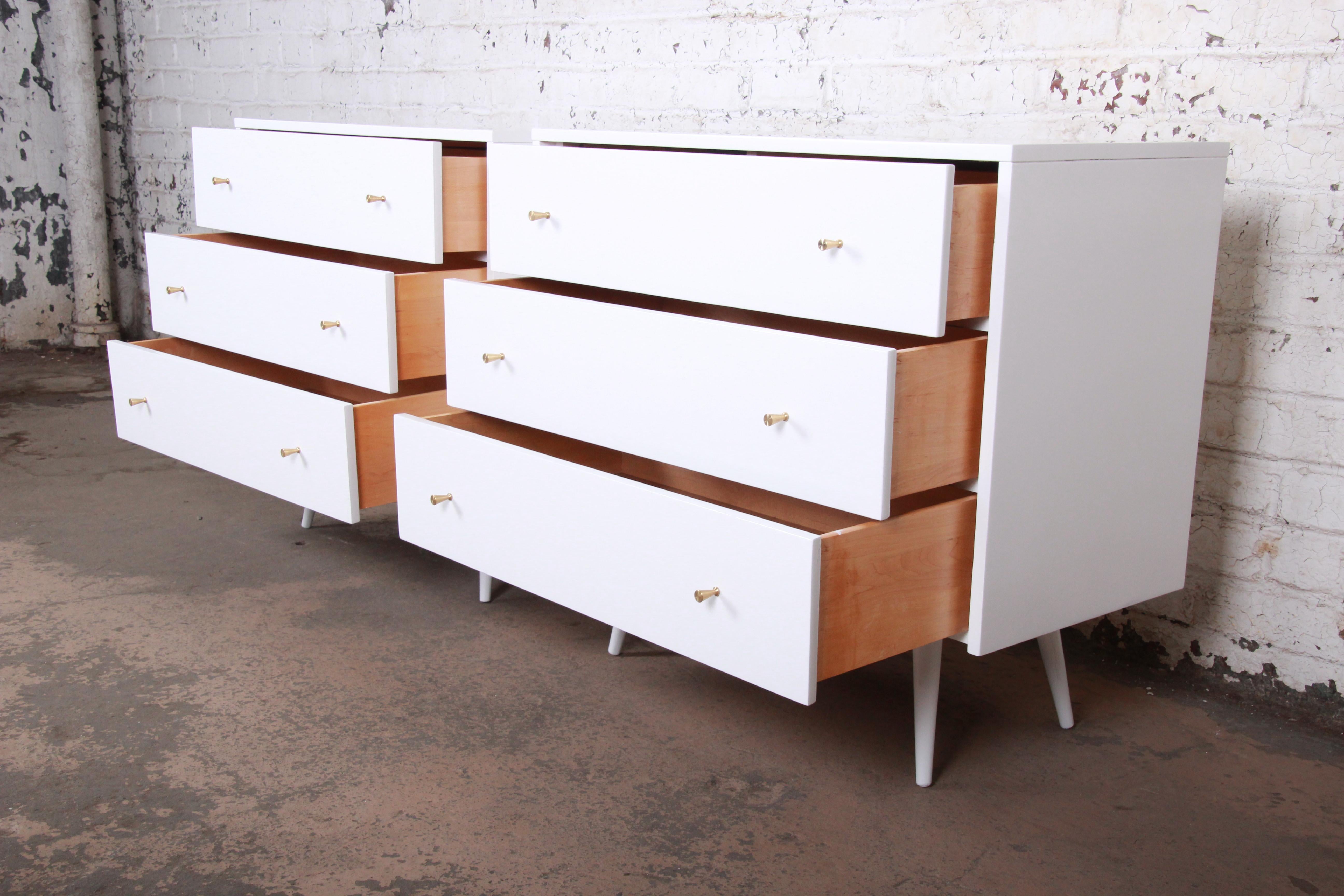 Mid-20th Century Paul McCobb Planner Group White Lacquered Chests or Large Nightstands, Pair