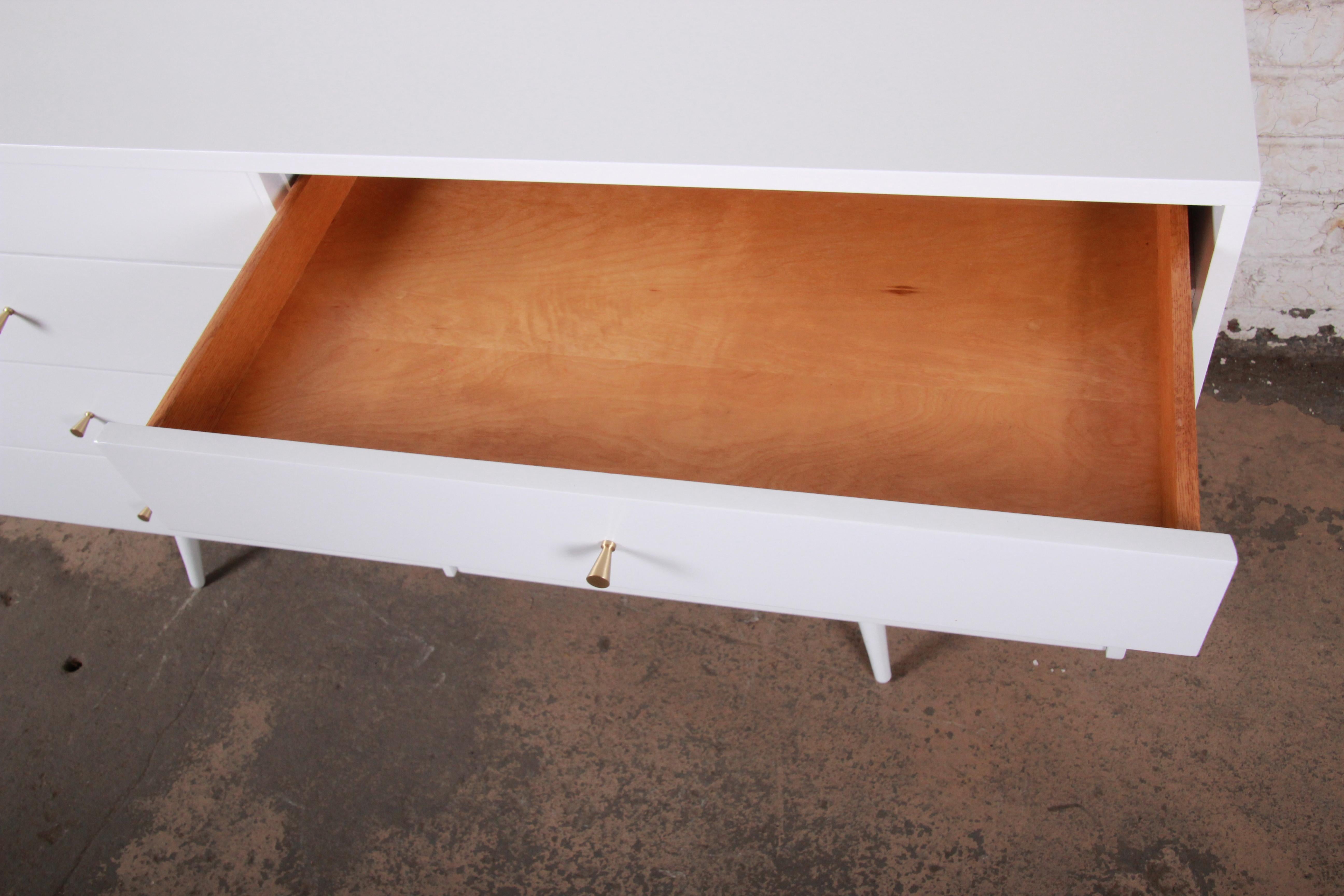 Paul McCobb Planner Group White Lacquered Dresser or Credenza, Newly Restored 3