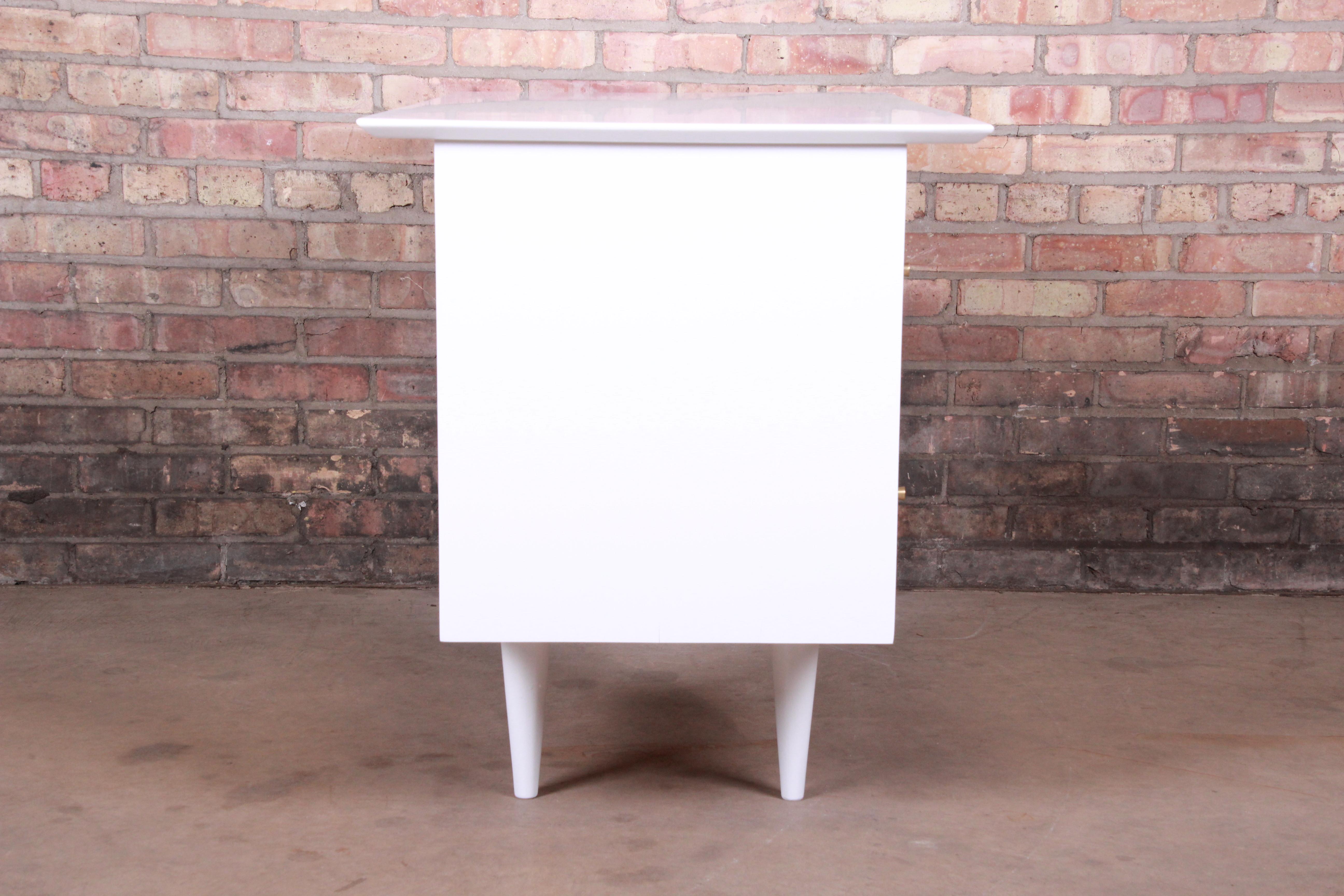 Paul McCobb Planner Group White Lacquered Writing Desk, Newly Restored 4