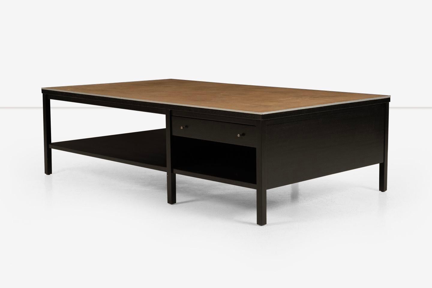 Milieu du XXe siècle Table de cocktail Plateau à double face Paul McCobb en vente