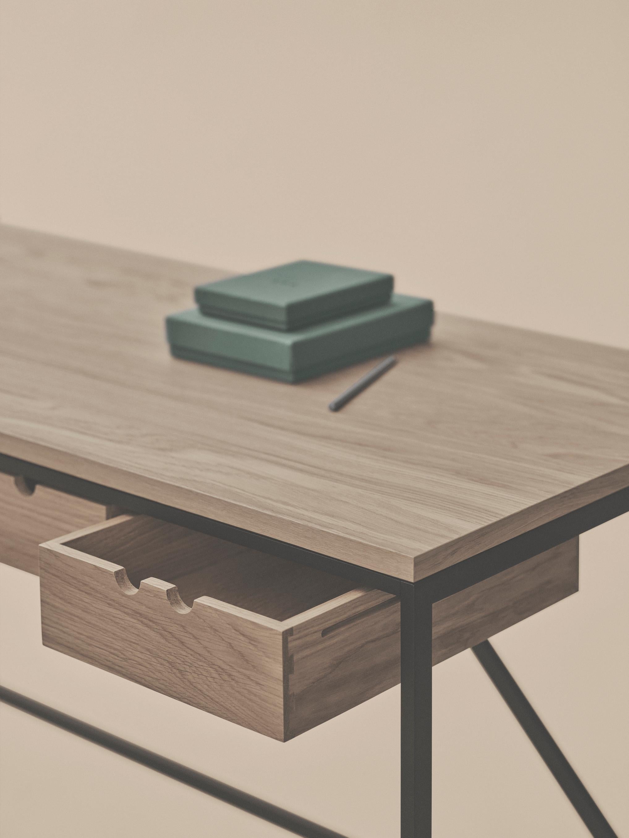 Paul McCobb Set Cache Console & Cache Desk Organiser per Karakter in vendita 3