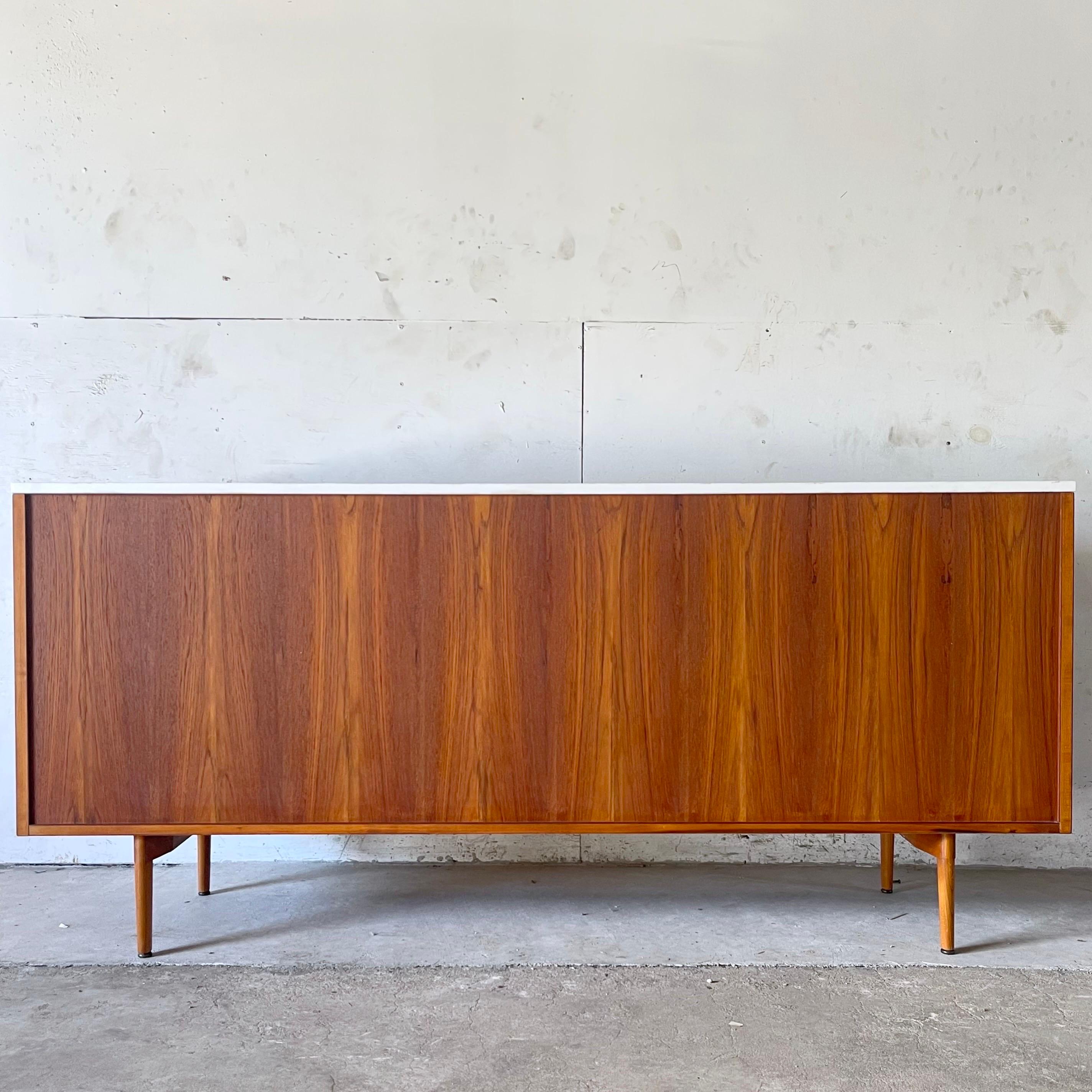 Paul McCobb Sideboard for Calvin Group For Sale 4