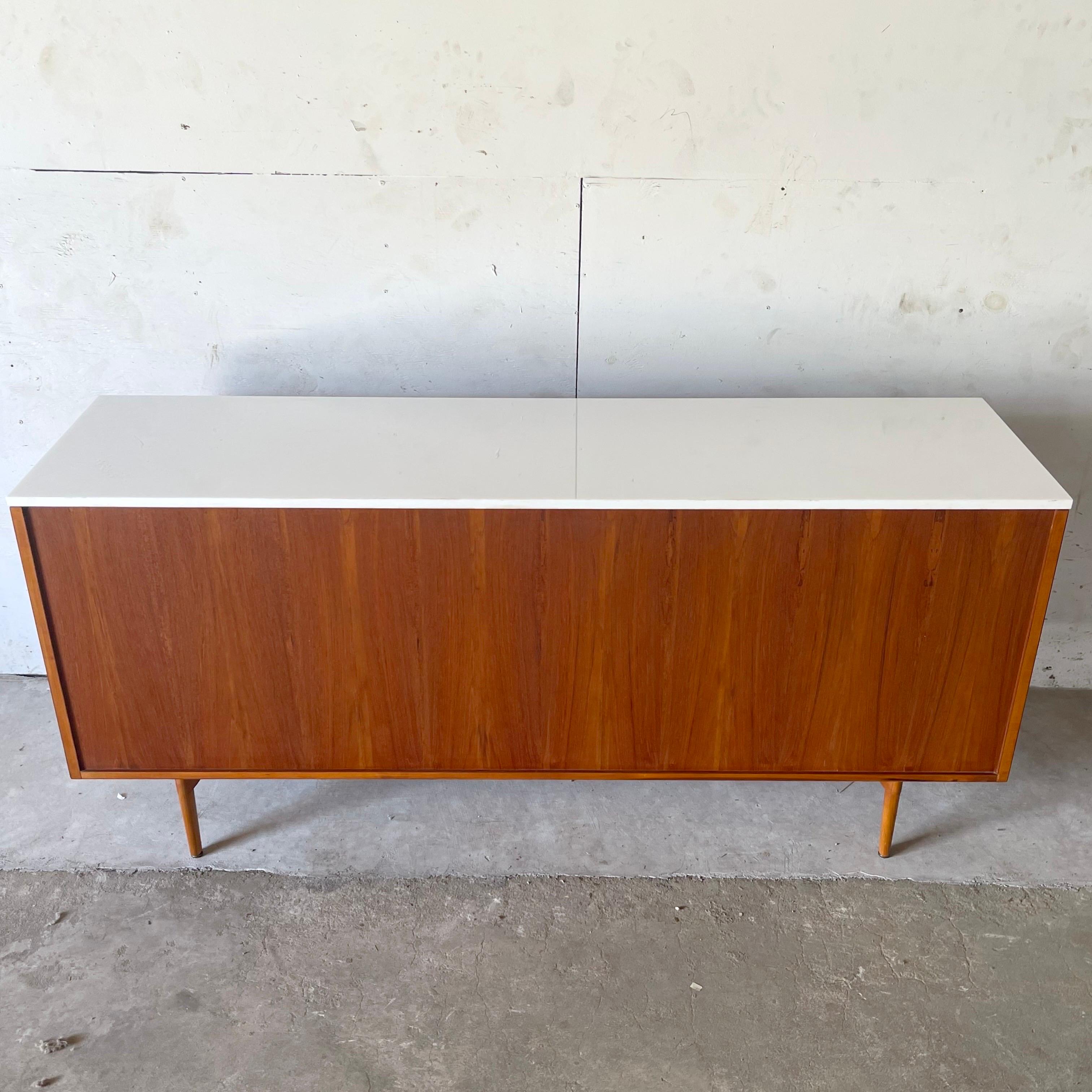 American Paul McCobb Sideboard for Calvin Group For Sale