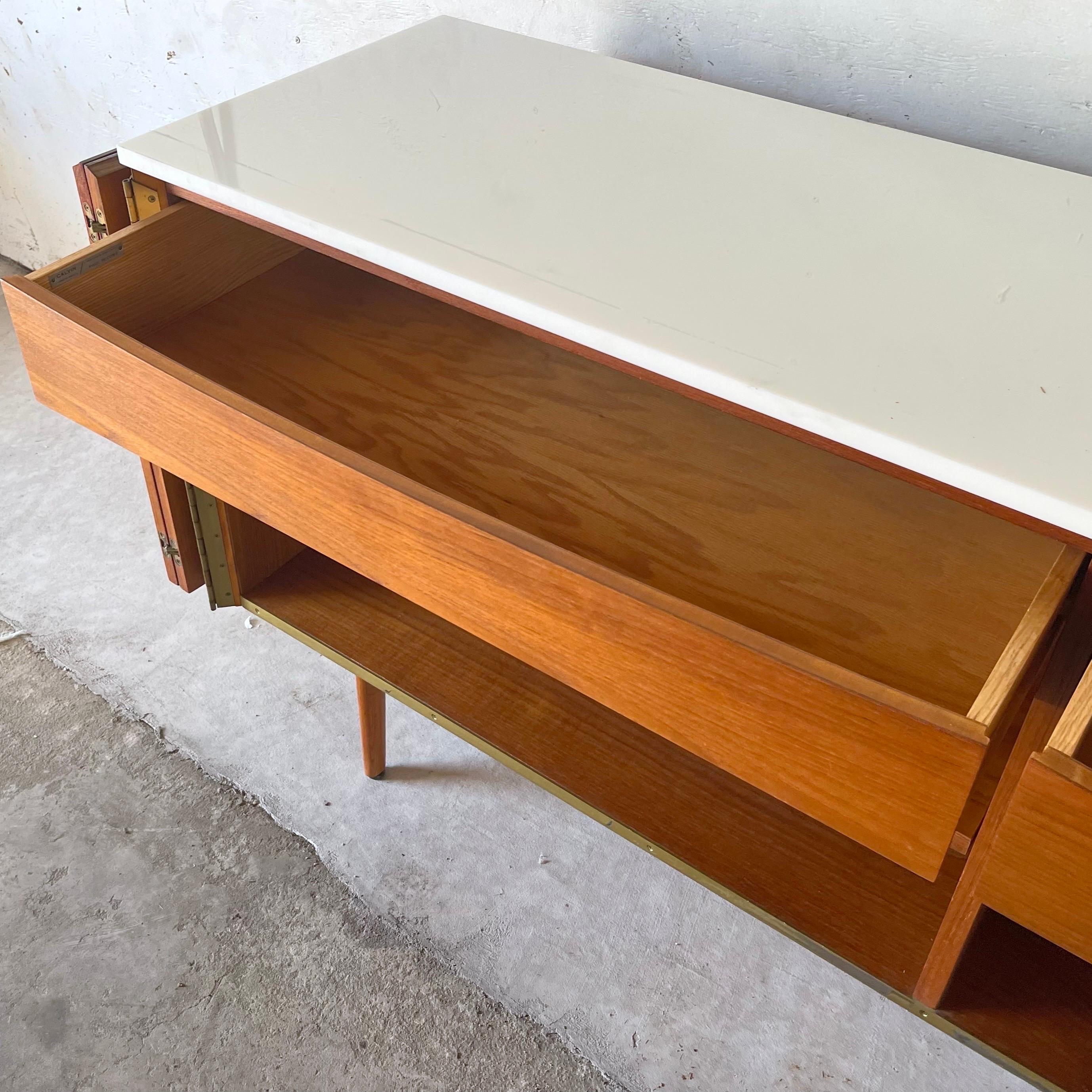 Paul McCobb Sideboard for Calvin Group In Good Condition For Sale In Trenton, NJ