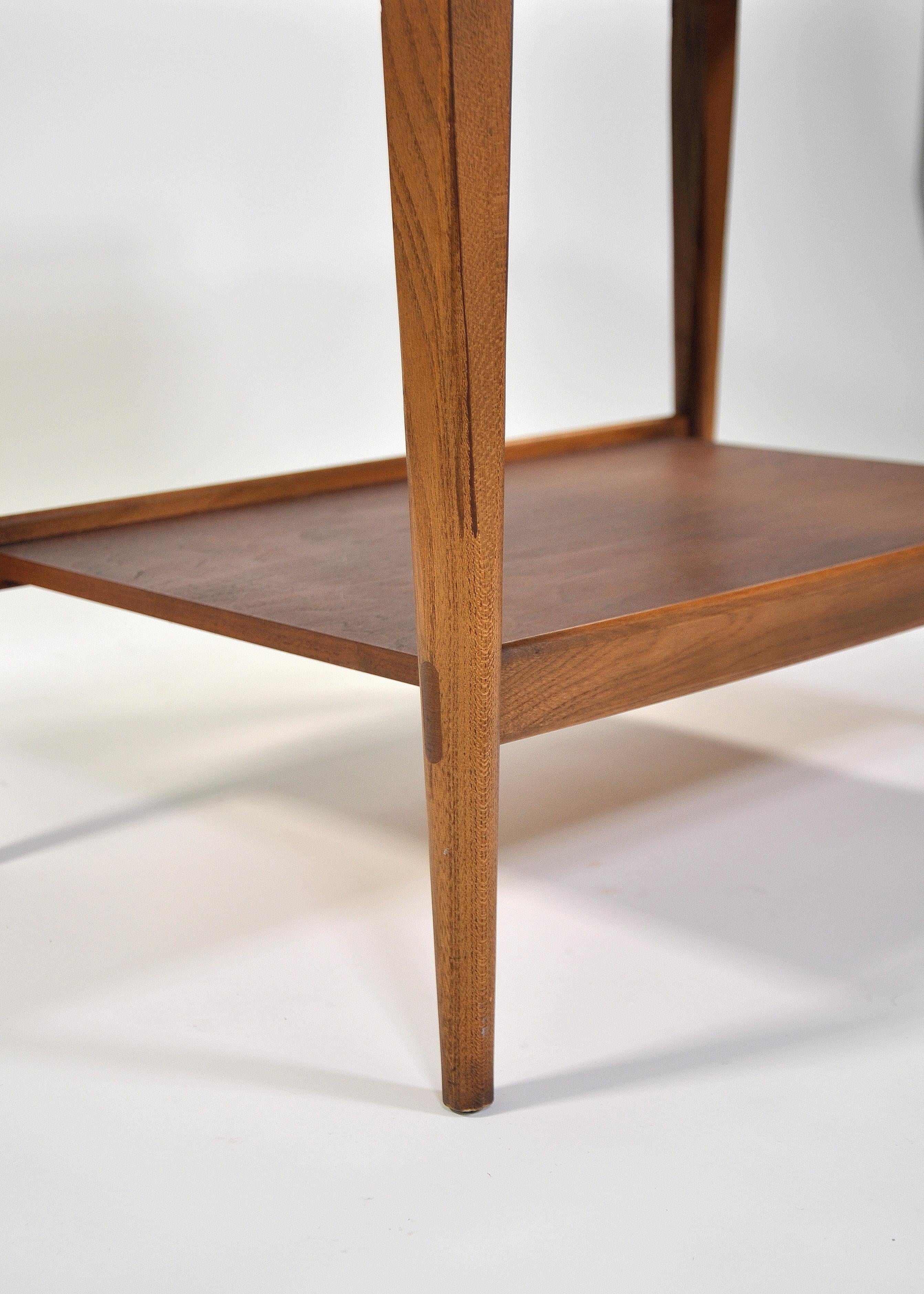 Paul McCobb Signature Walnut and Black Leather Side Table In Good Condition In Miami, FL