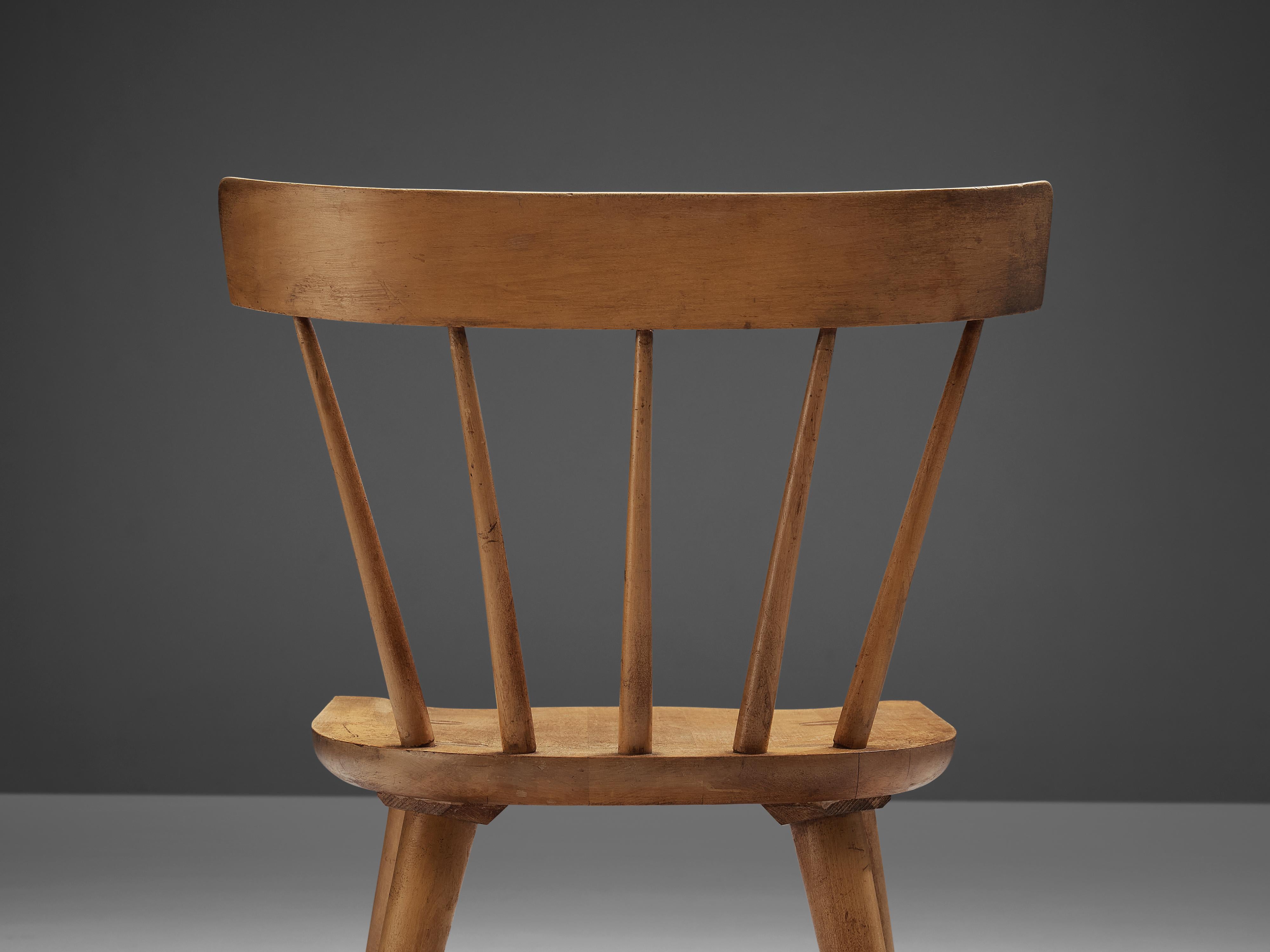 Paul McCobb Spindle Chair in Patinated Birch In Good Condition In Waalwijk, NL