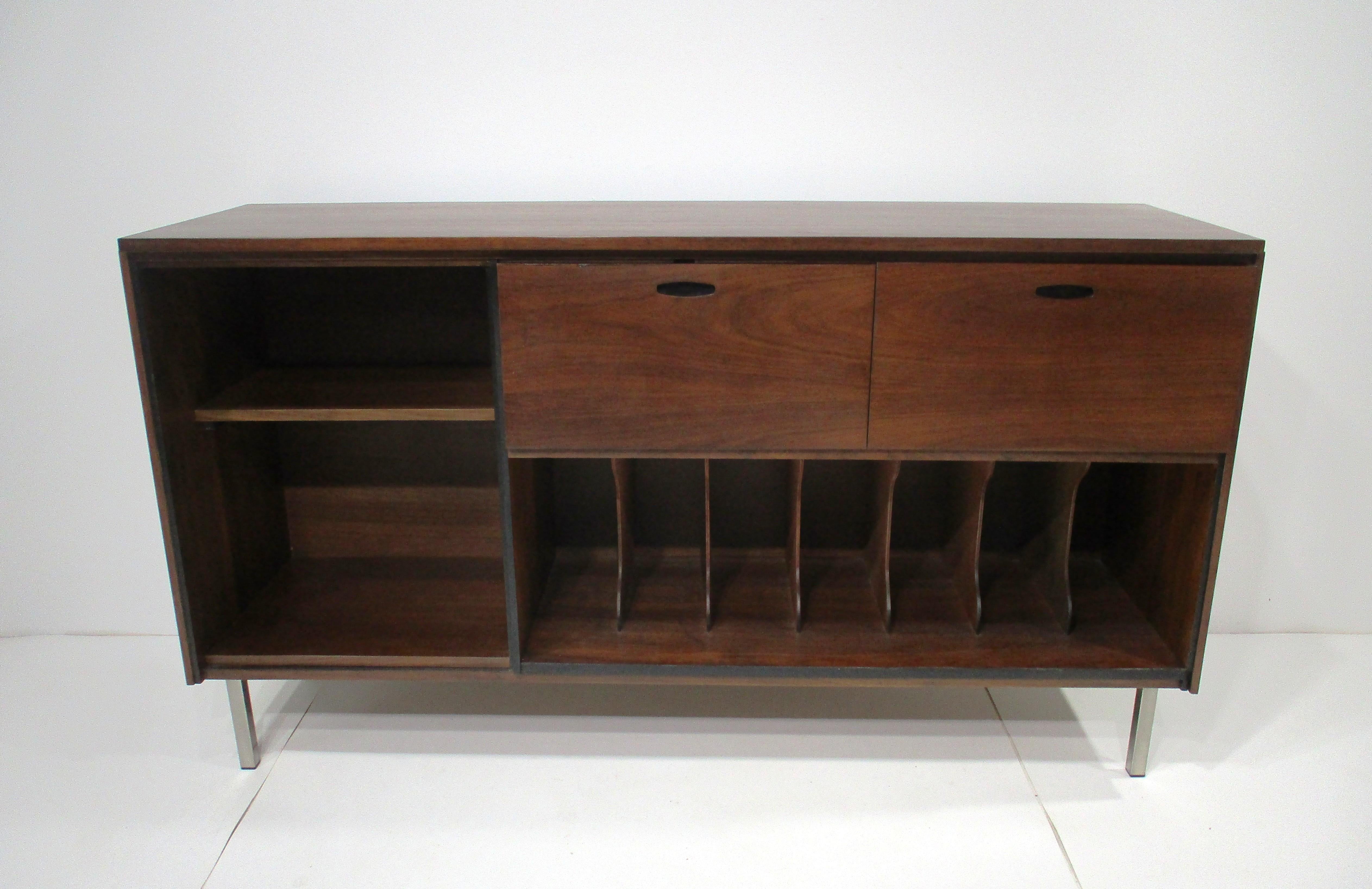 Mobile per dischi stereo Paul McCobb H. Sacks & Sons in vendita 8