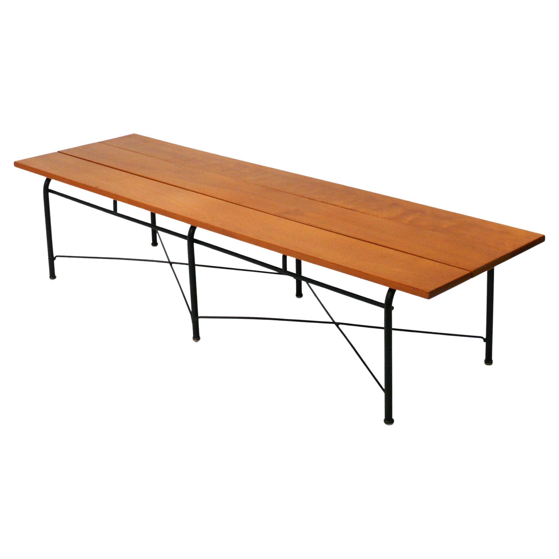 Paul McCobb Stil Blonde Holz & Eisen Bank Couchtisch Mid Century Modern 64" im Angebot