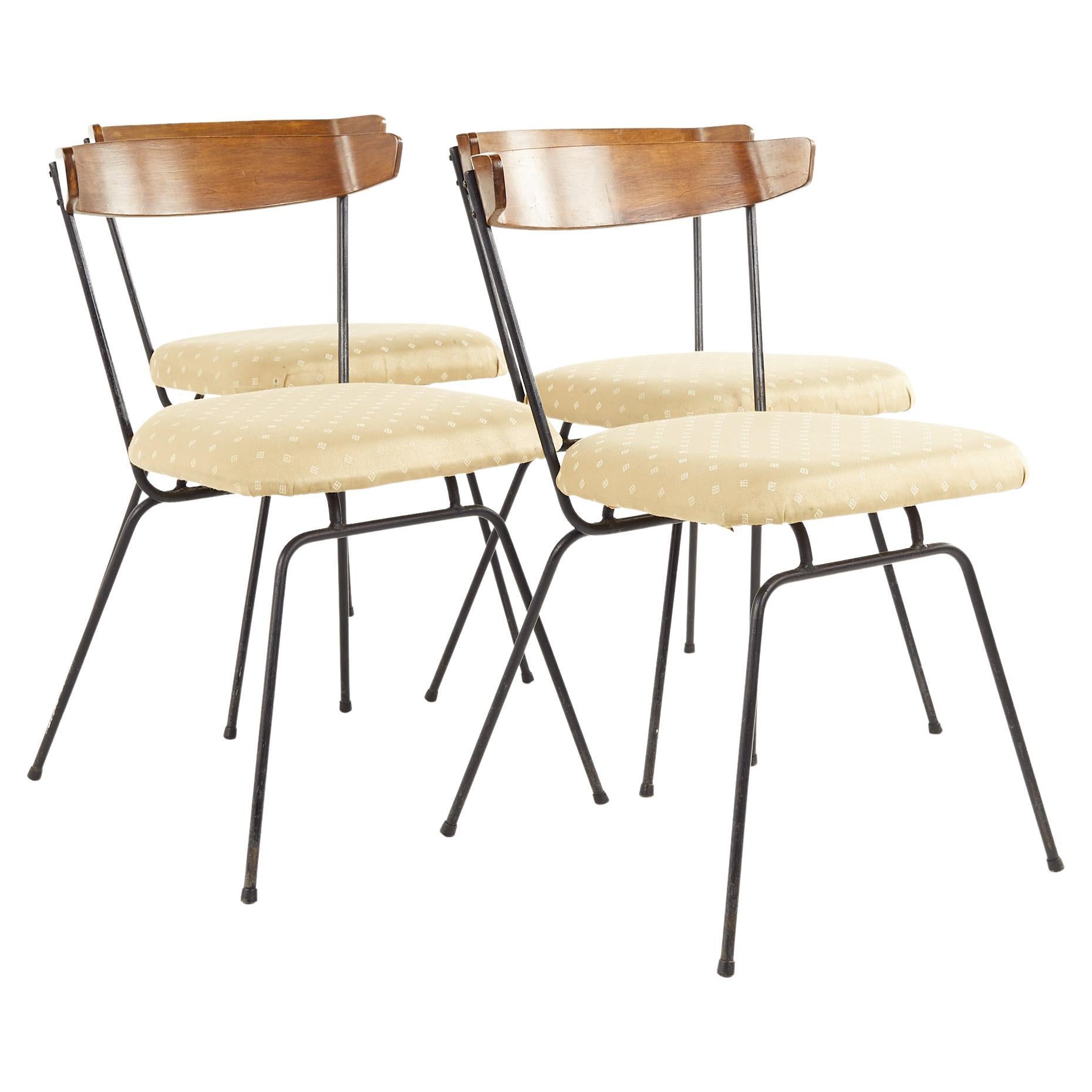 Chaises de salle à manger Clifford Pascoe Mcm en fer forgé et noyer de style Paul McCobb - Lot de 4