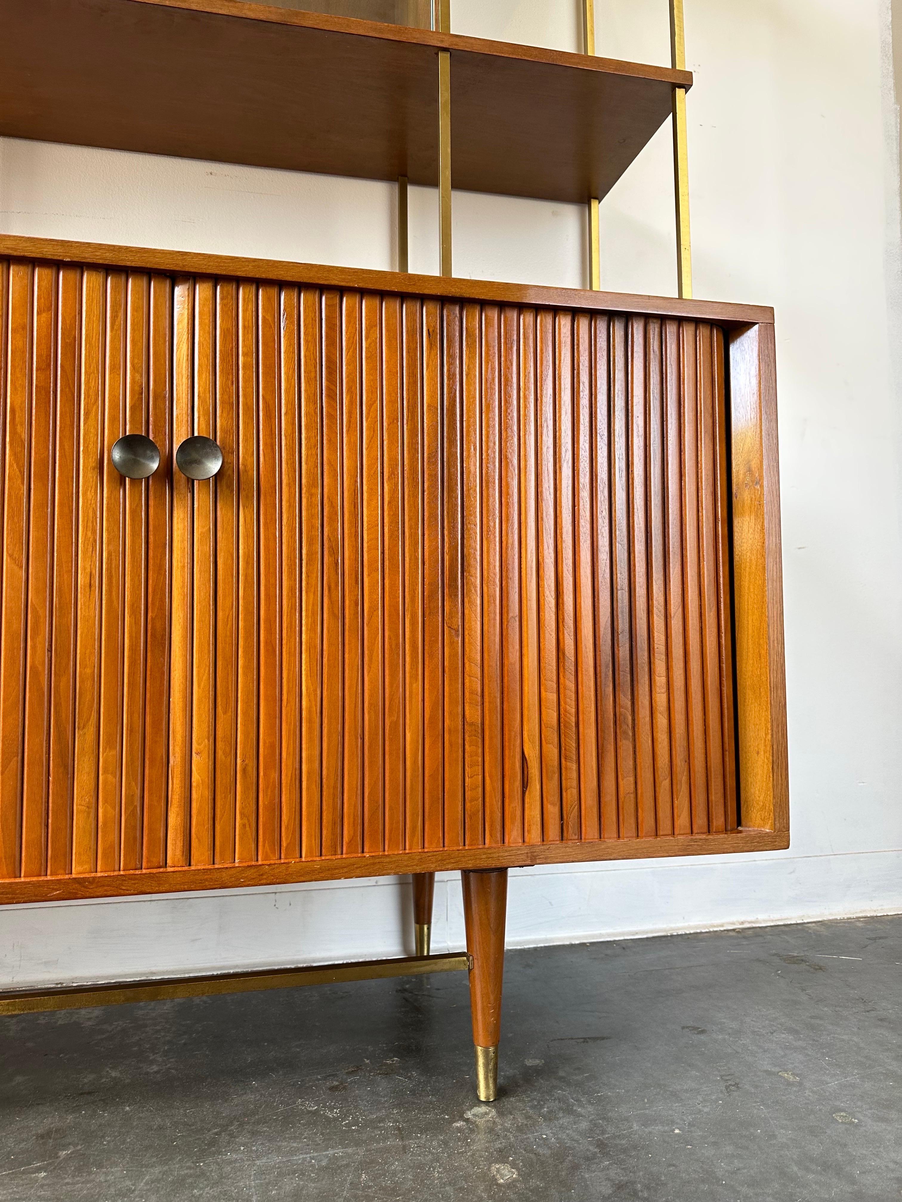 Mid-Century Modern Paul McCobb Style Credenza with Hutch 