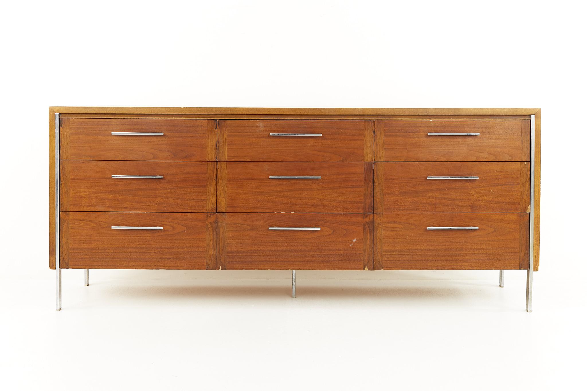 Paul McCobb Style Lane Mid Century walnut and chrome 9 drawer lowboy dresser

The dresser measures: 72 wide x 18 deep x 30 inches high

All pieces of furniture can be had in what we call restored vintage condition. That means the piece is