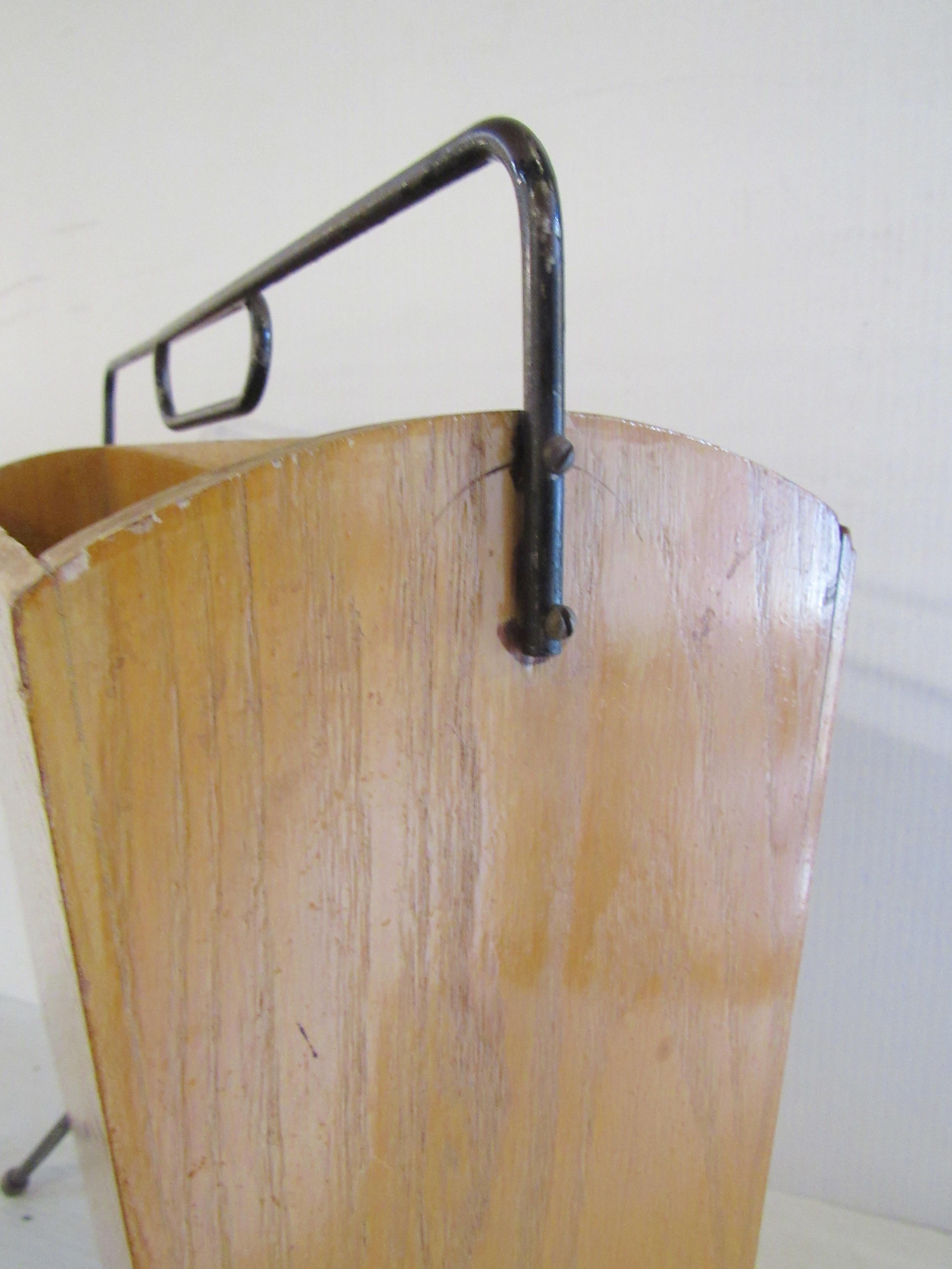 Paul McCobb Style Magazine Rack 2